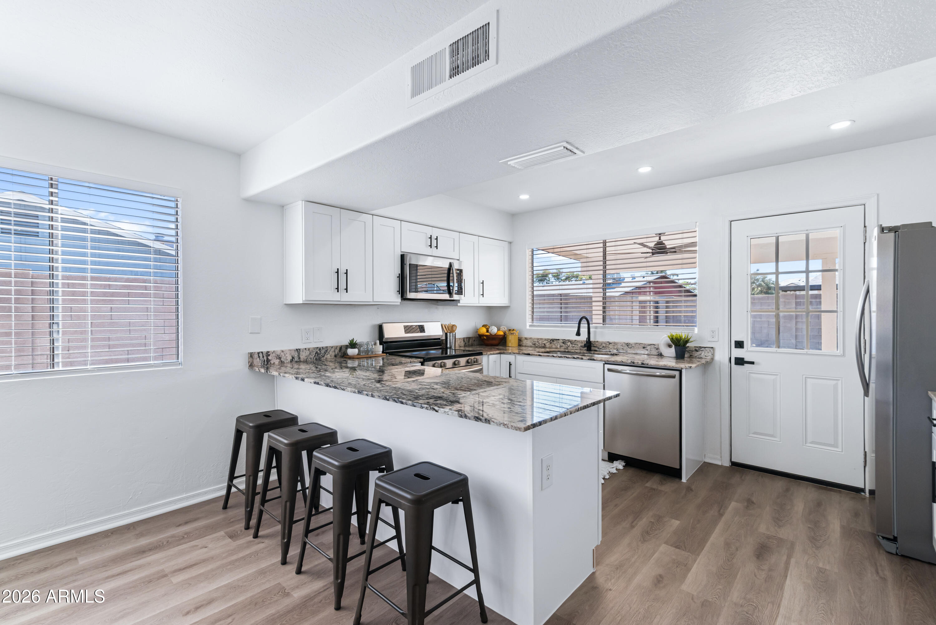 525 W El Prado Road