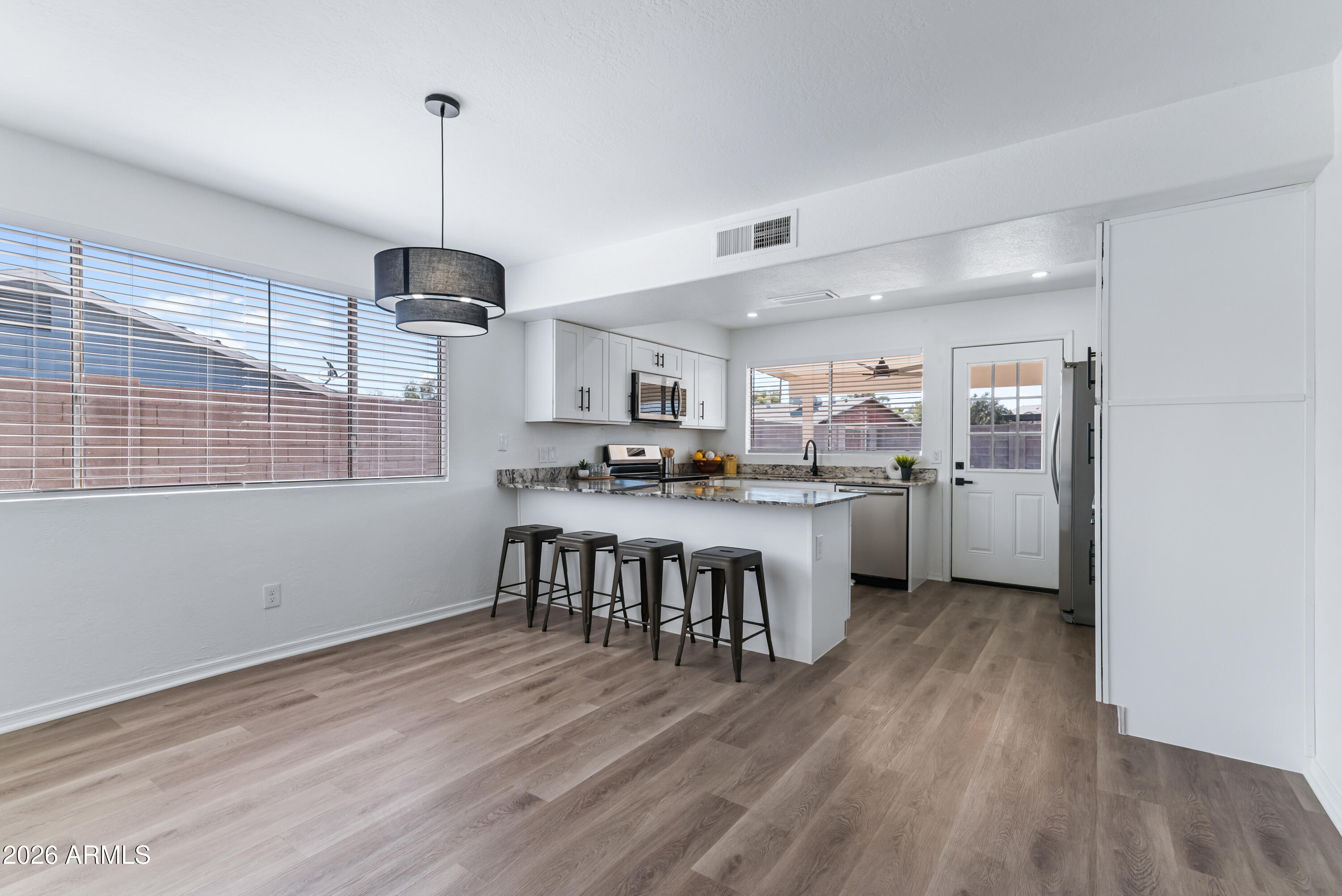 525 W El Prado Road