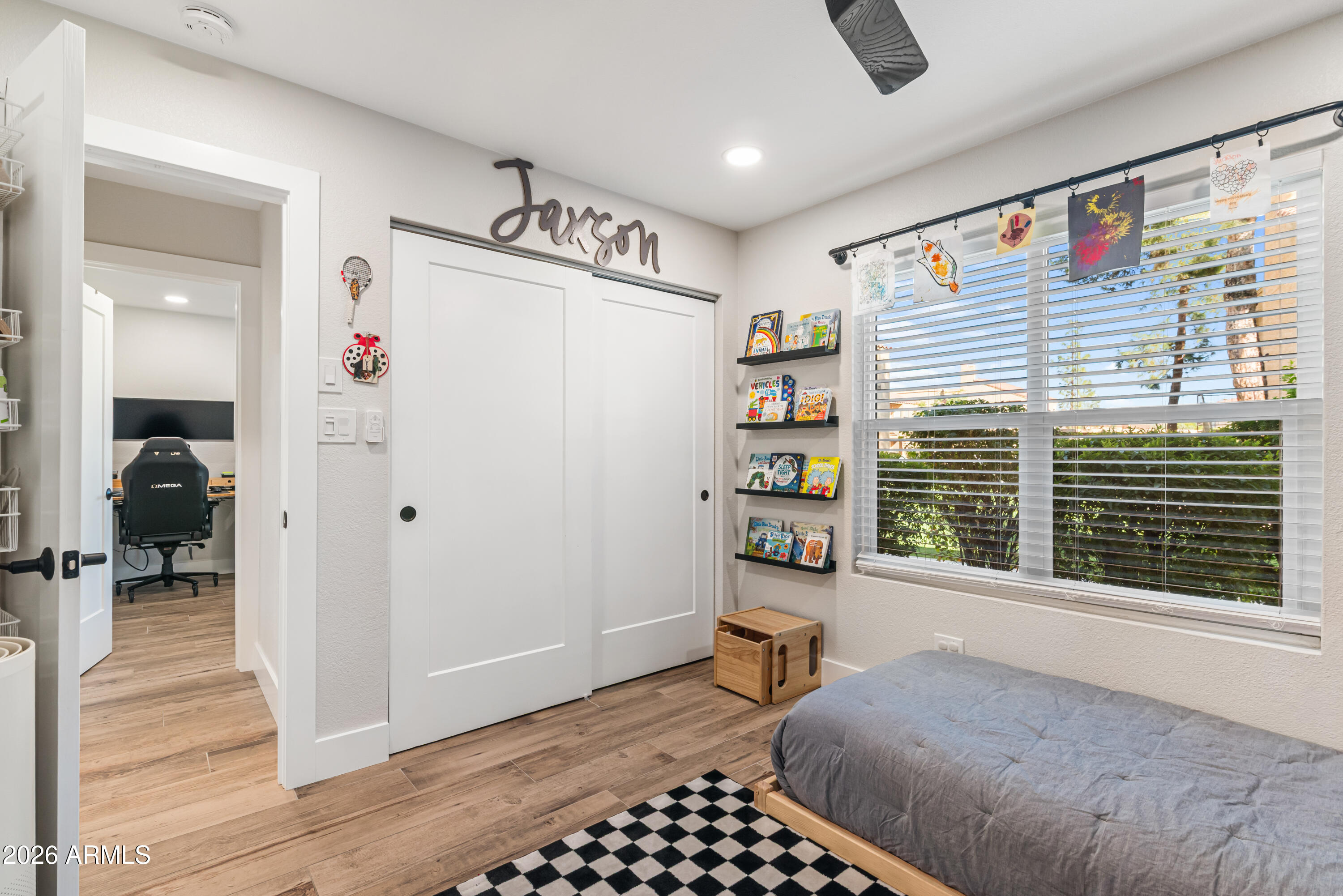 8787 E MOUNTAIN VIEW Road 1019