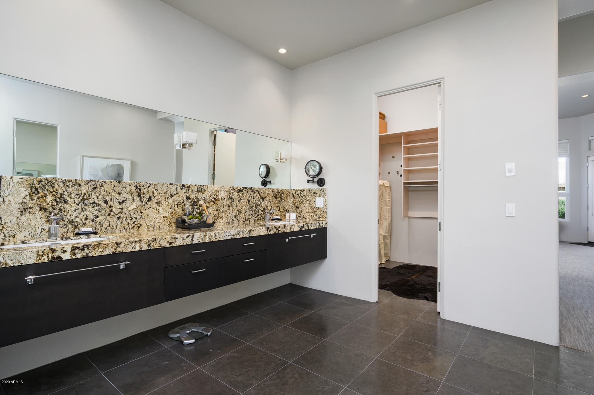 7953 E THUNDERHAWK Road