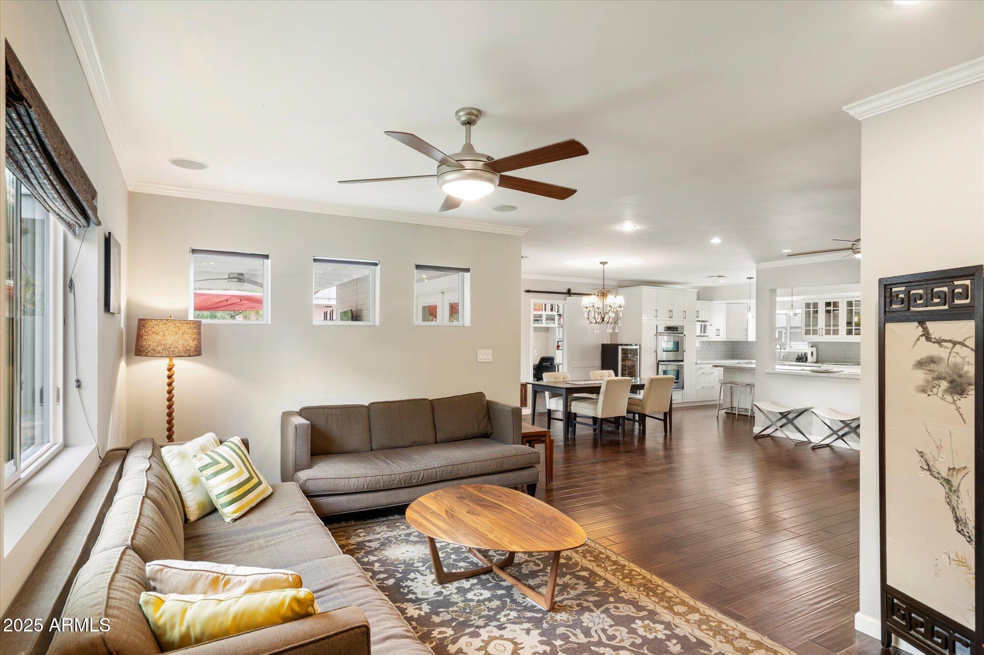 3328 E TURNEY Avenue