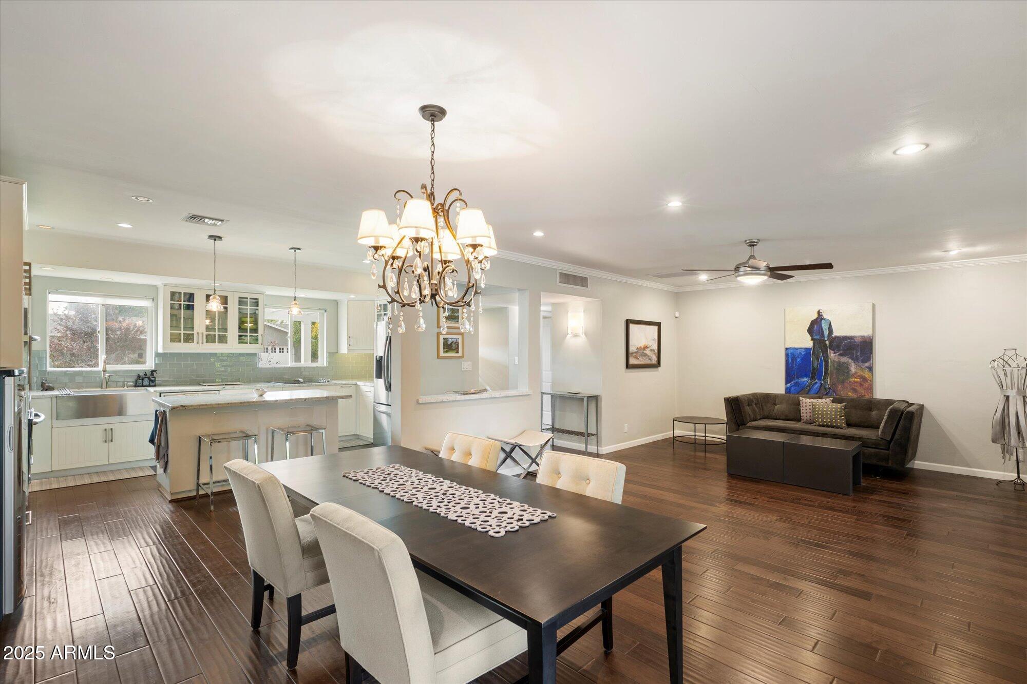 3328 E TURNEY Avenue