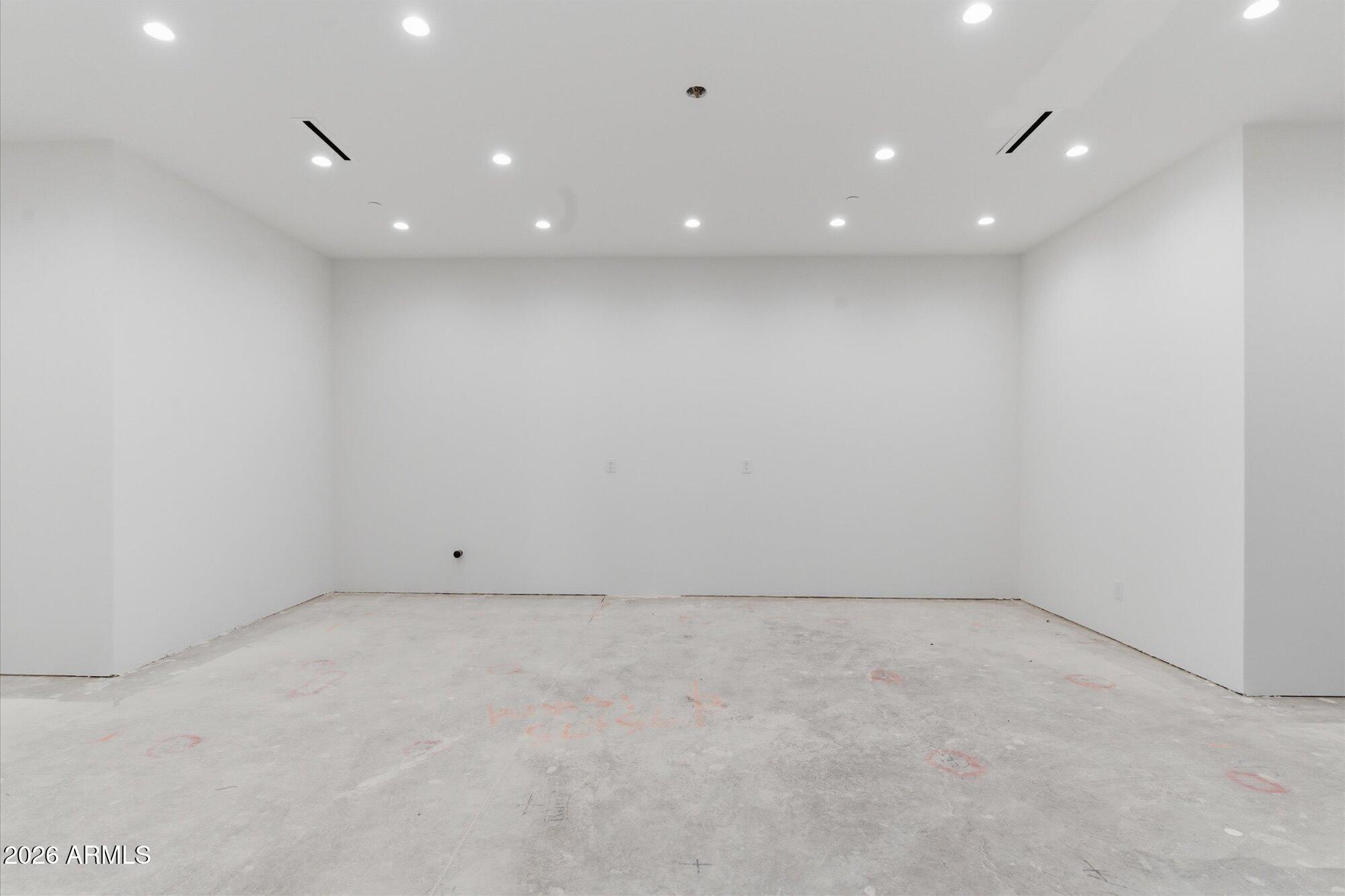 9021 E RIMROCK Drive