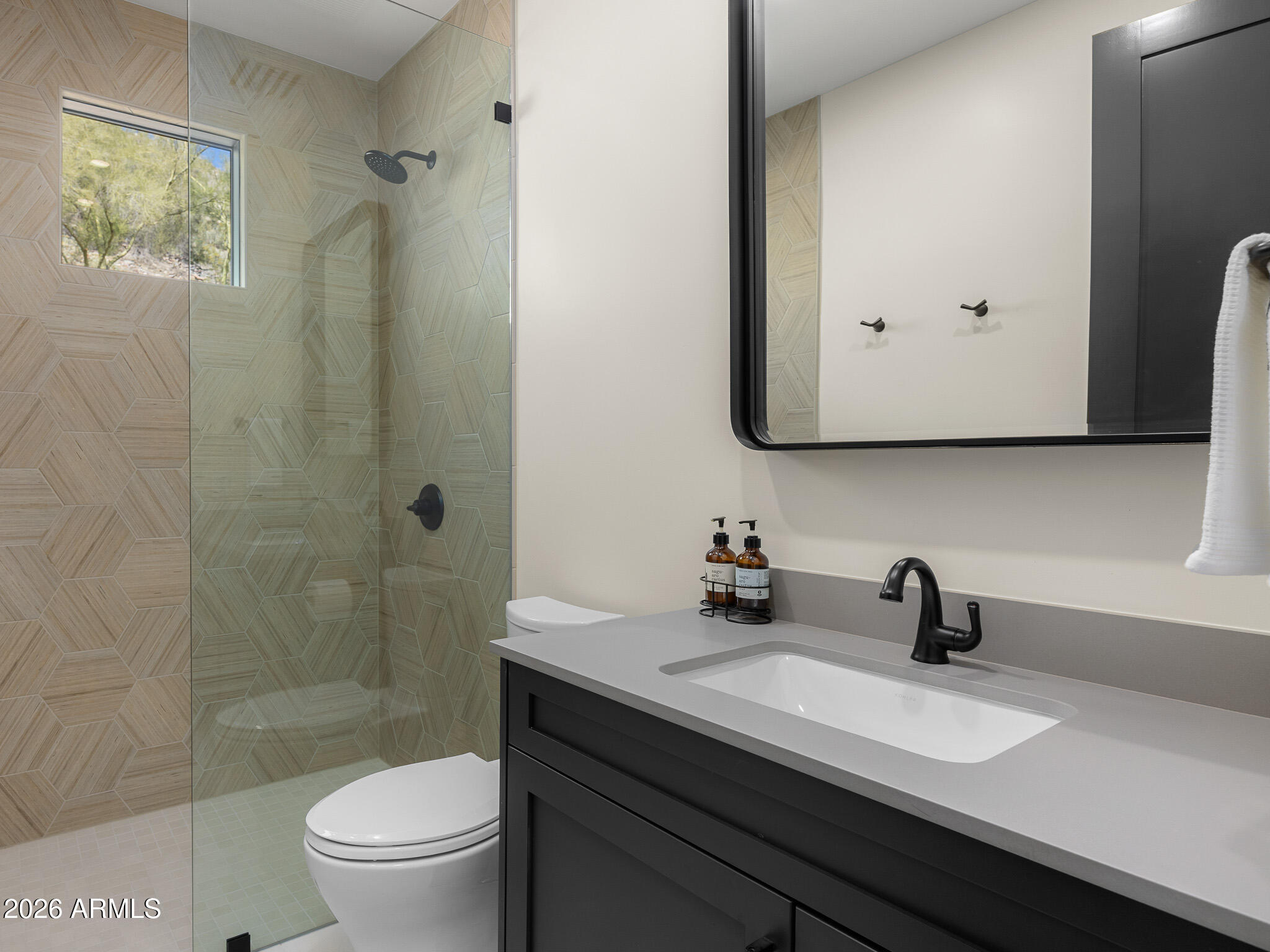 7540 N LAKESIDE Lane