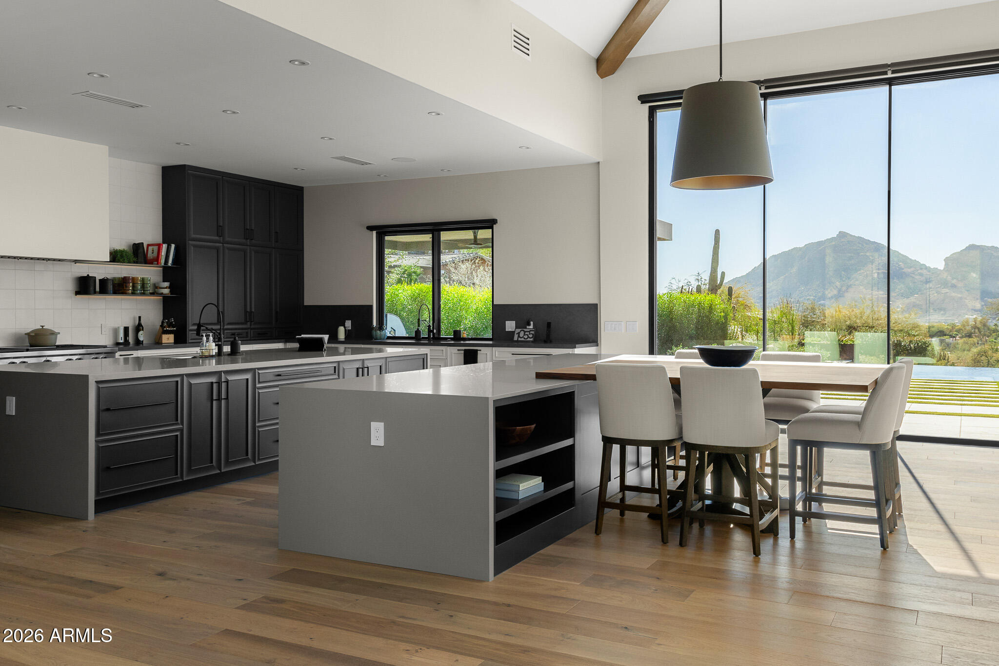 7540 N LAKESIDE Lane