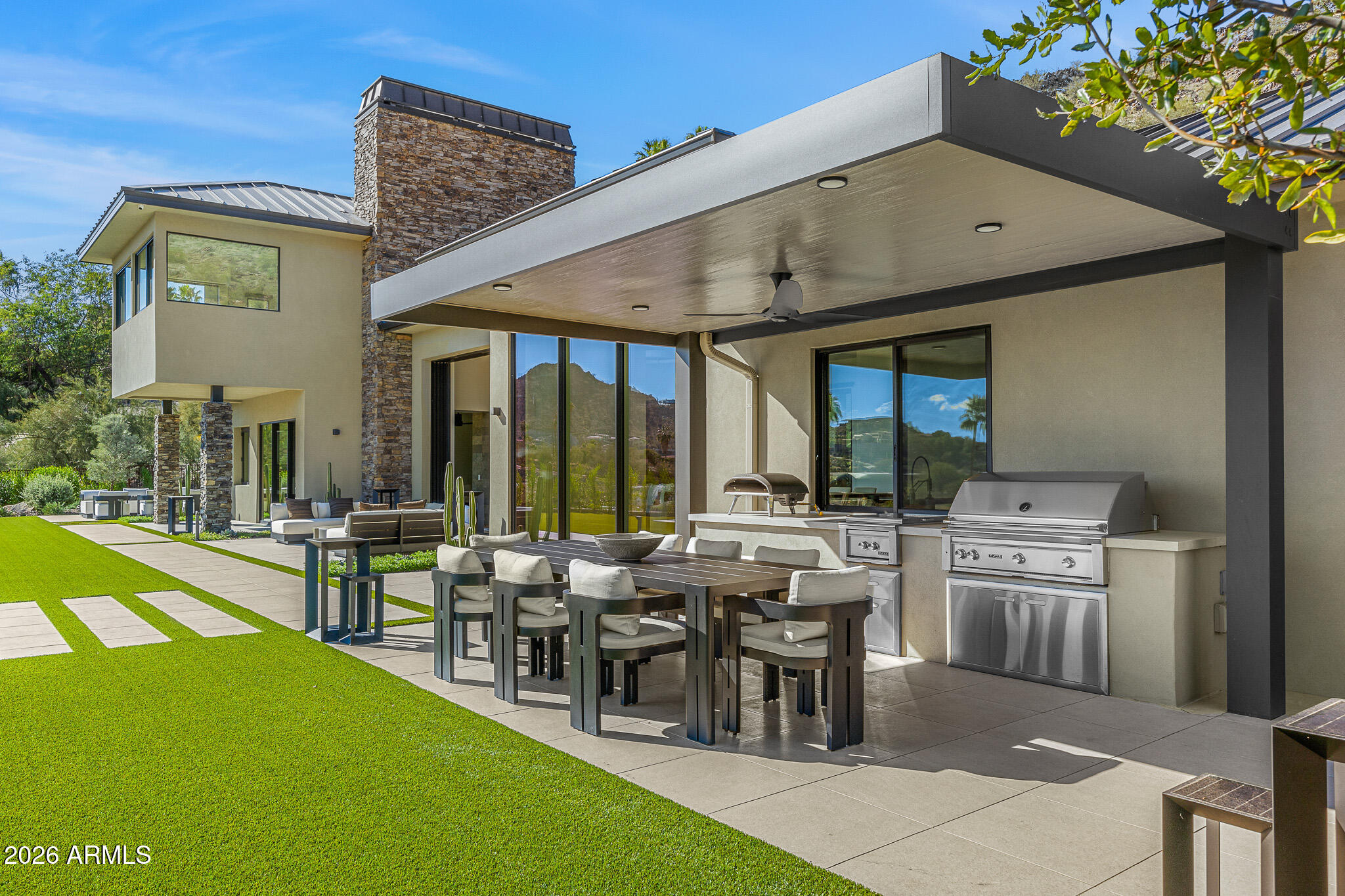 7540 N LAKESIDE Lane