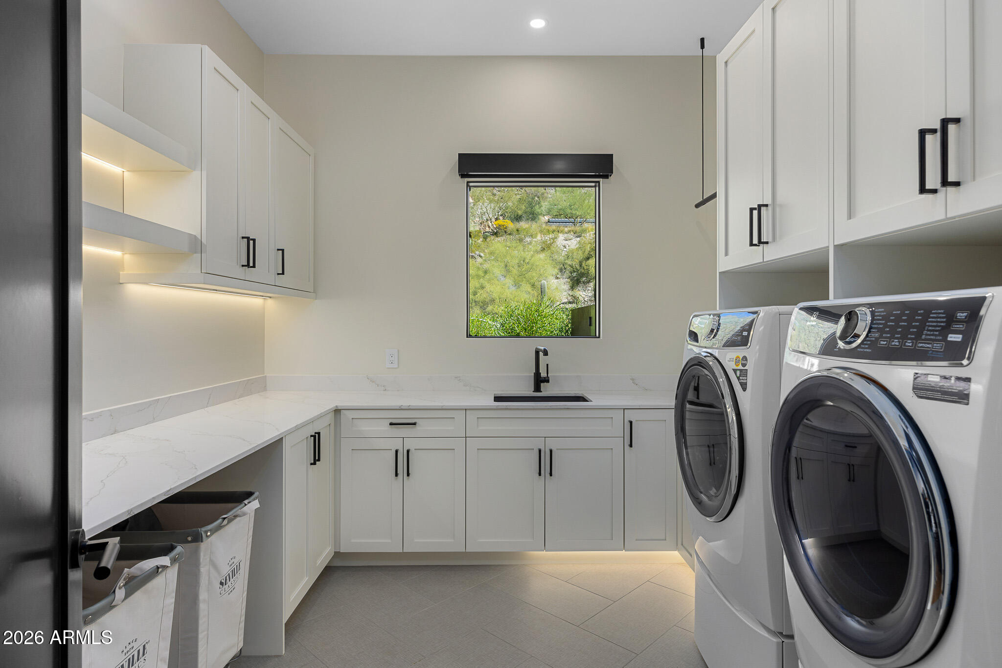 7540 N LAKESIDE Lane