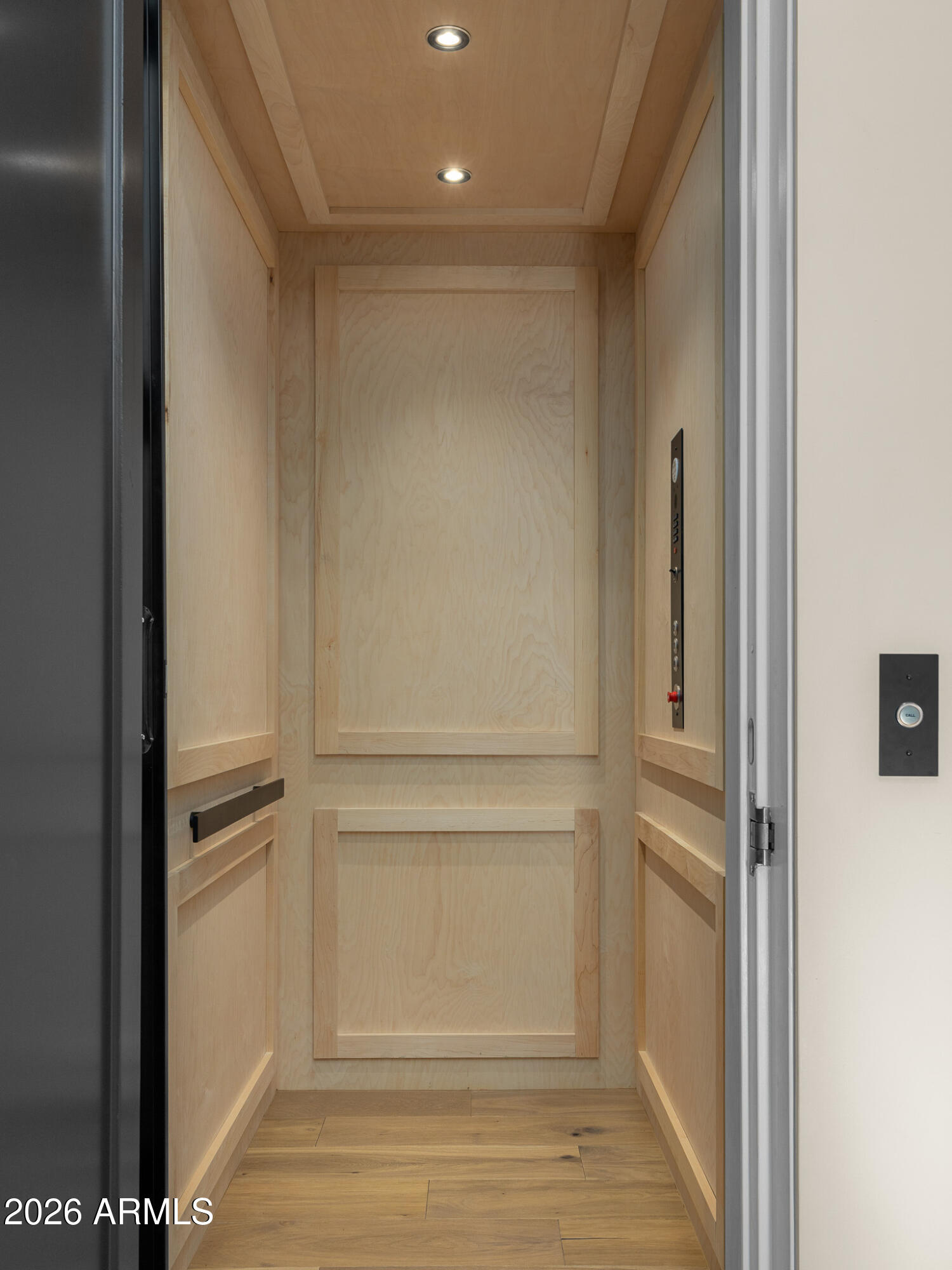 7540 N LAKESIDE Lane