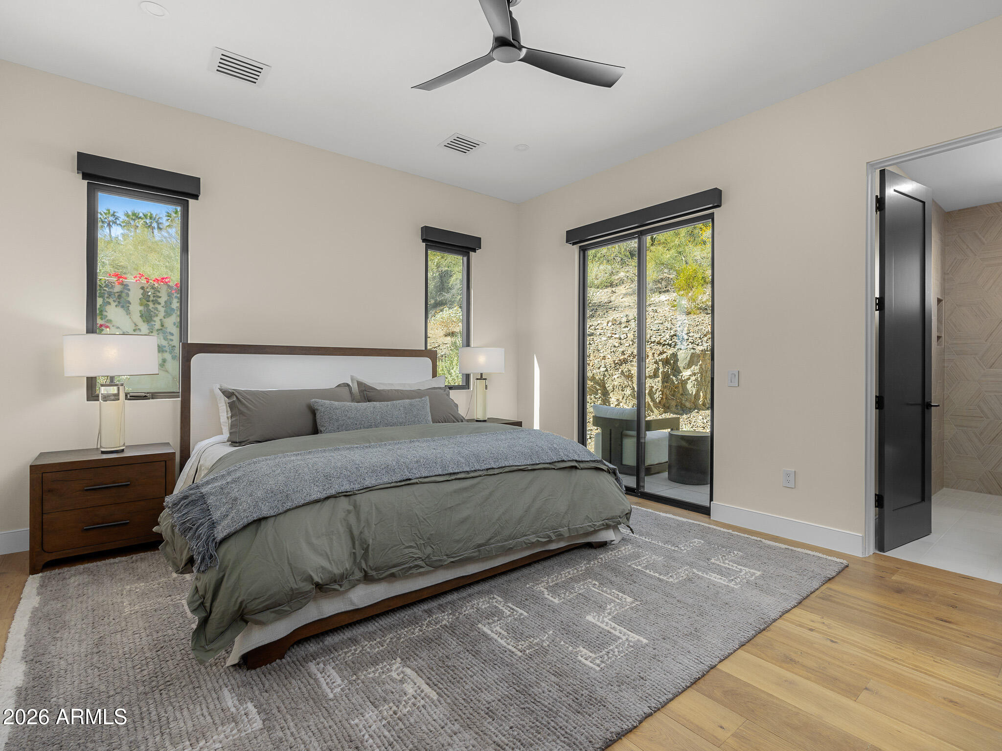 7540 N LAKESIDE Lane