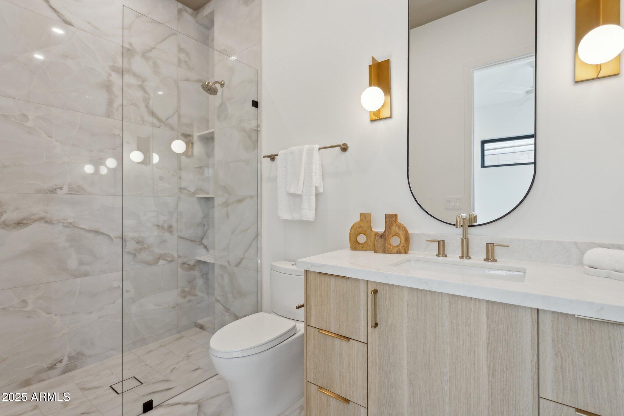 1830 E PALMAIRE Avenue