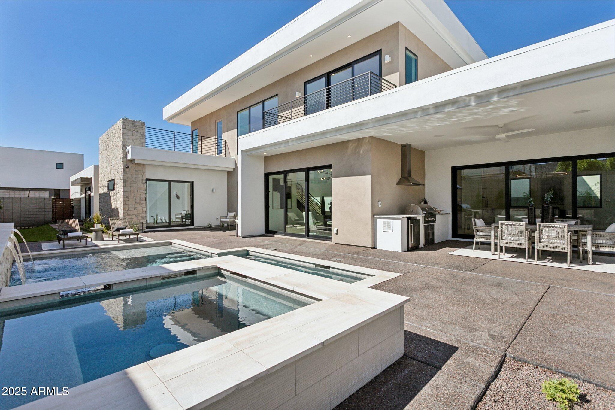 1830 E PALMAIRE Avenue