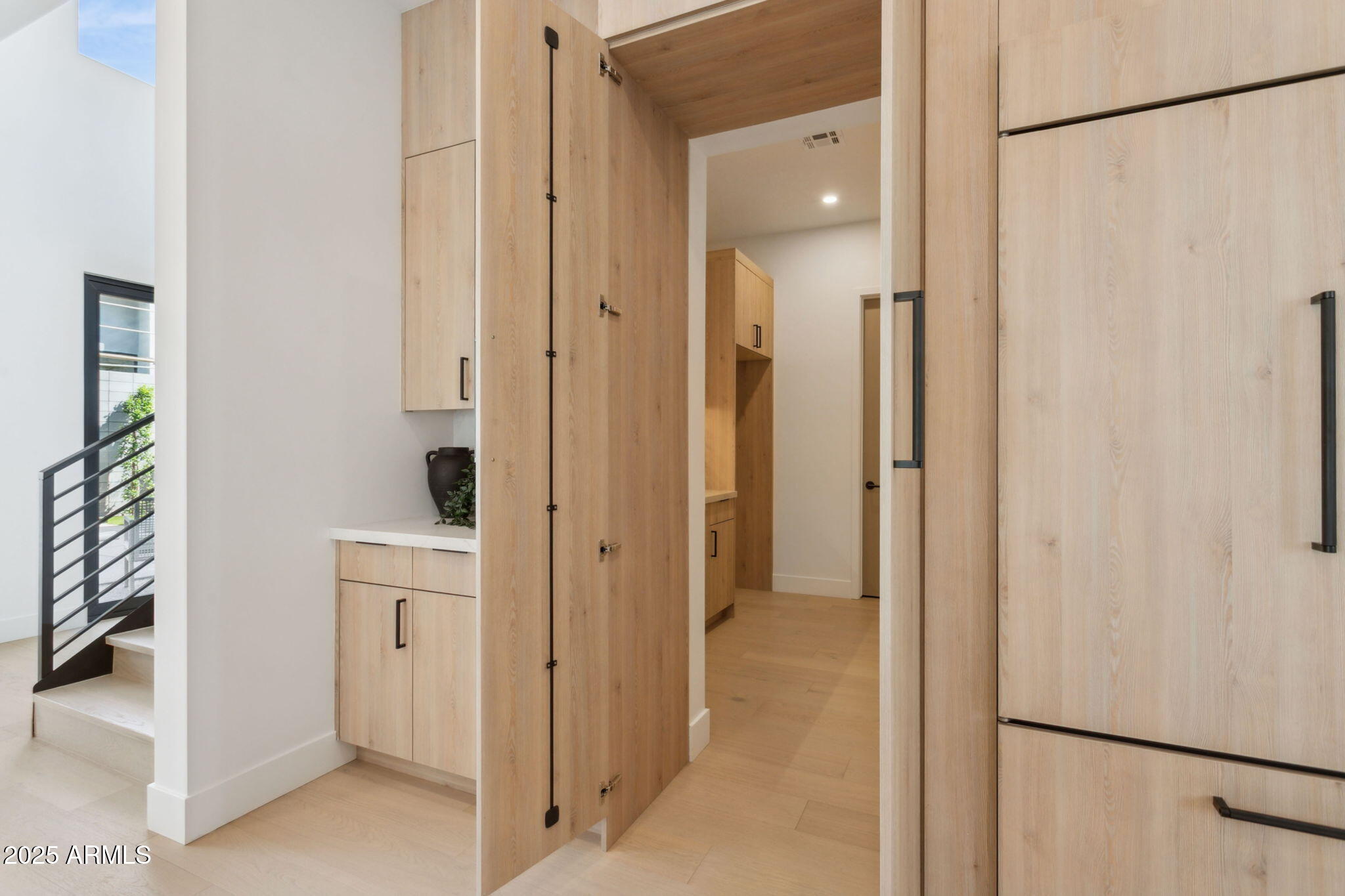 1830 E PALMAIRE Avenue