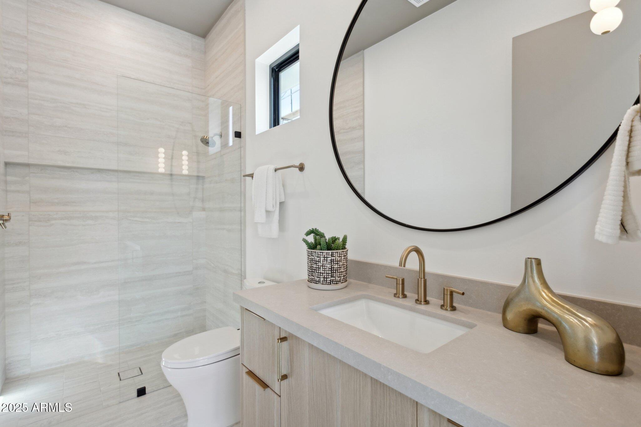 1830 E PALMAIRE Avenue