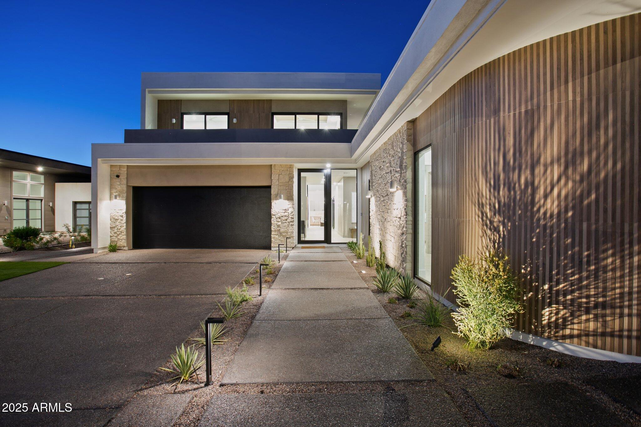 1830 E PALMAIRE Avenue