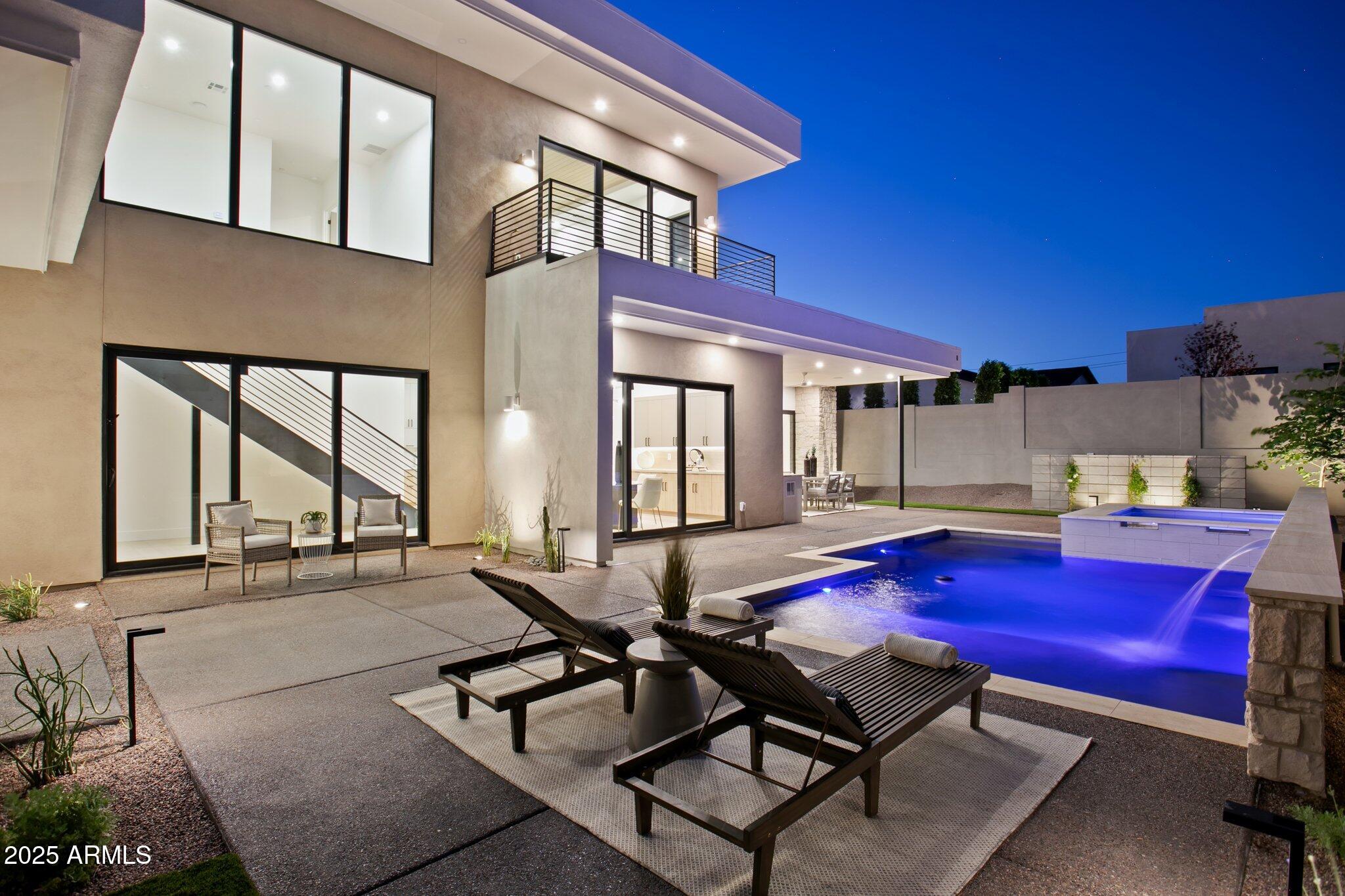 1830 E PALMAIRE Avenue