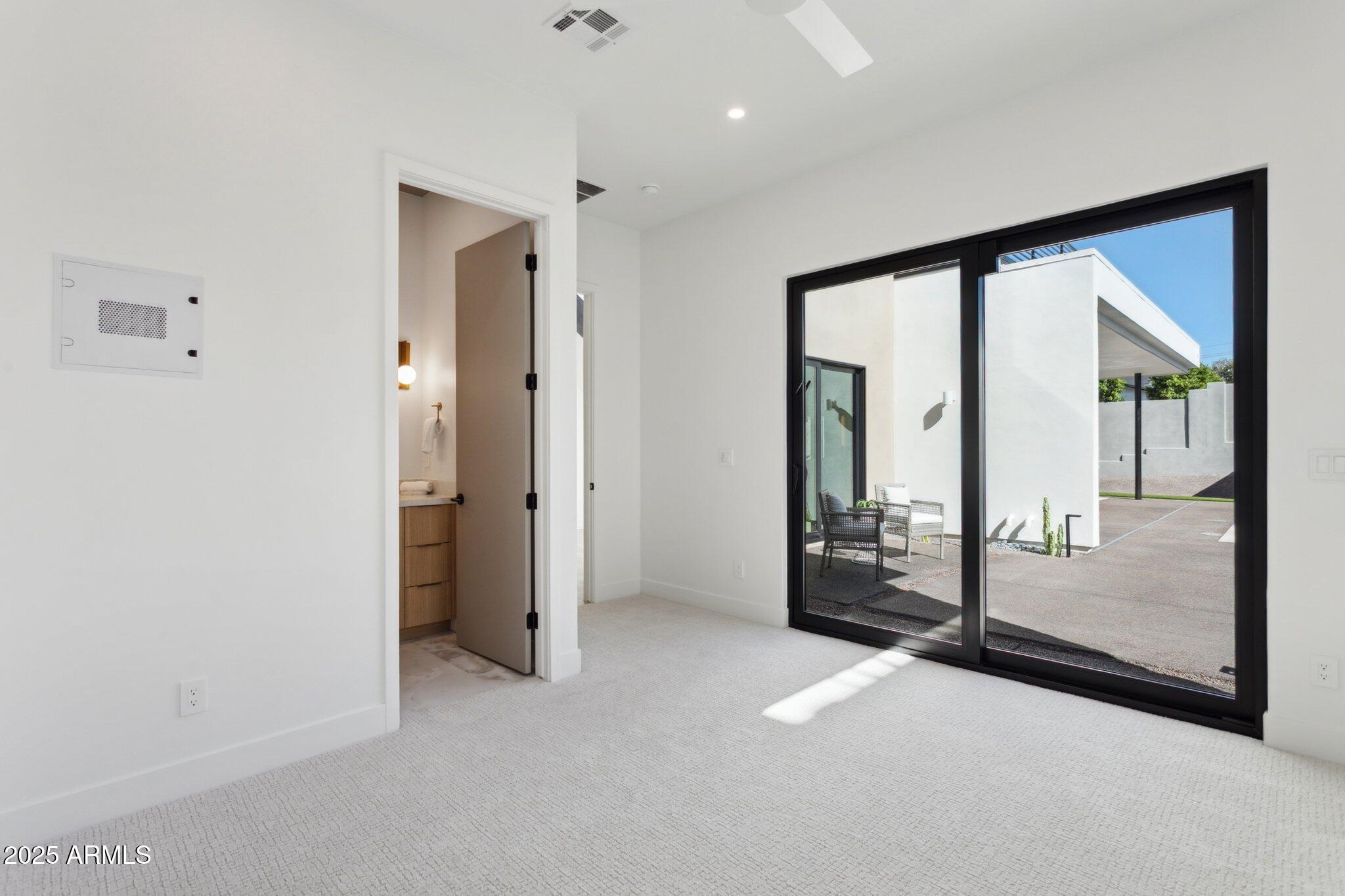 1830 E PALMAIRE Avenue