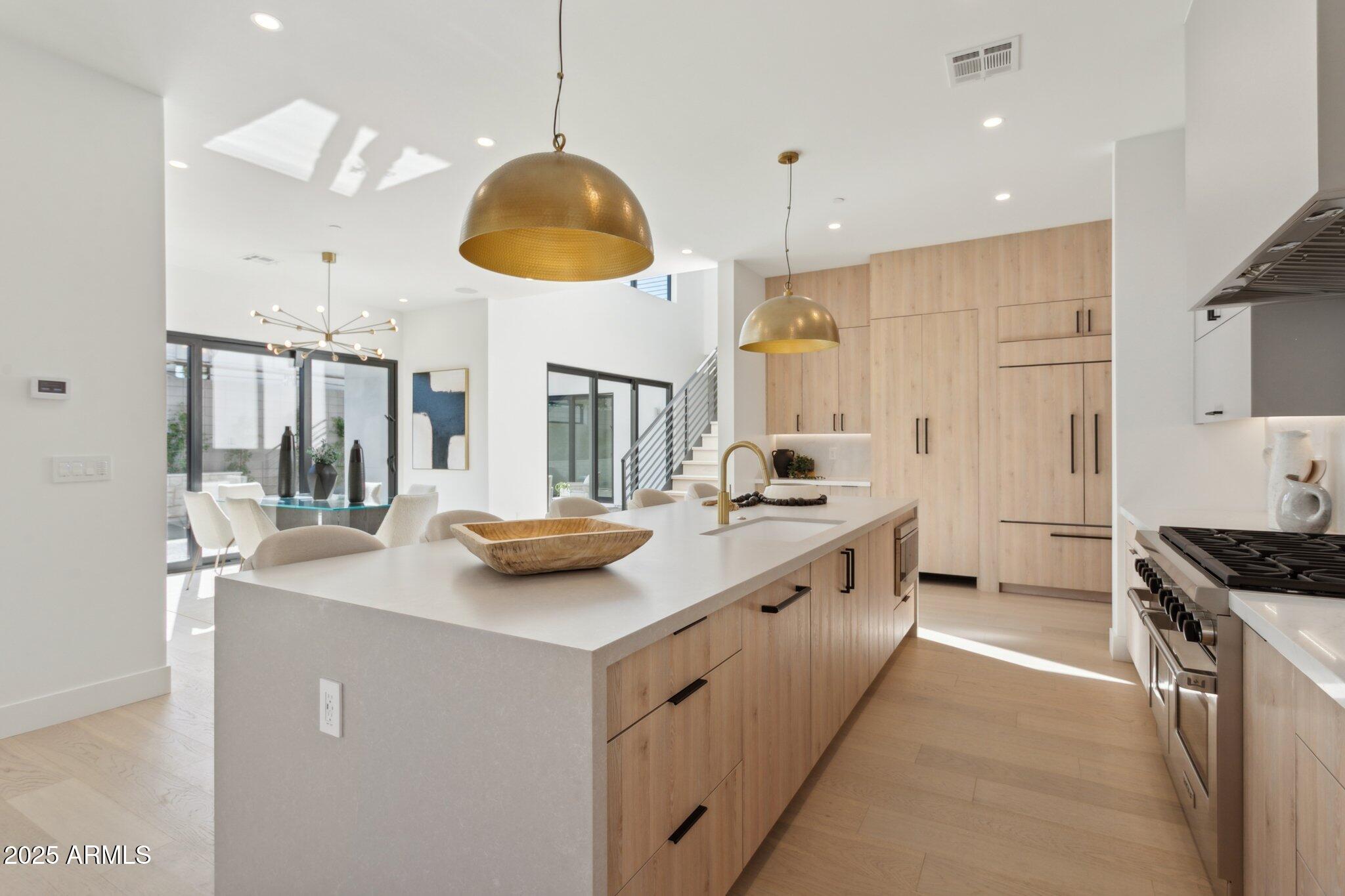 1830 E PALMAIRE Avenue