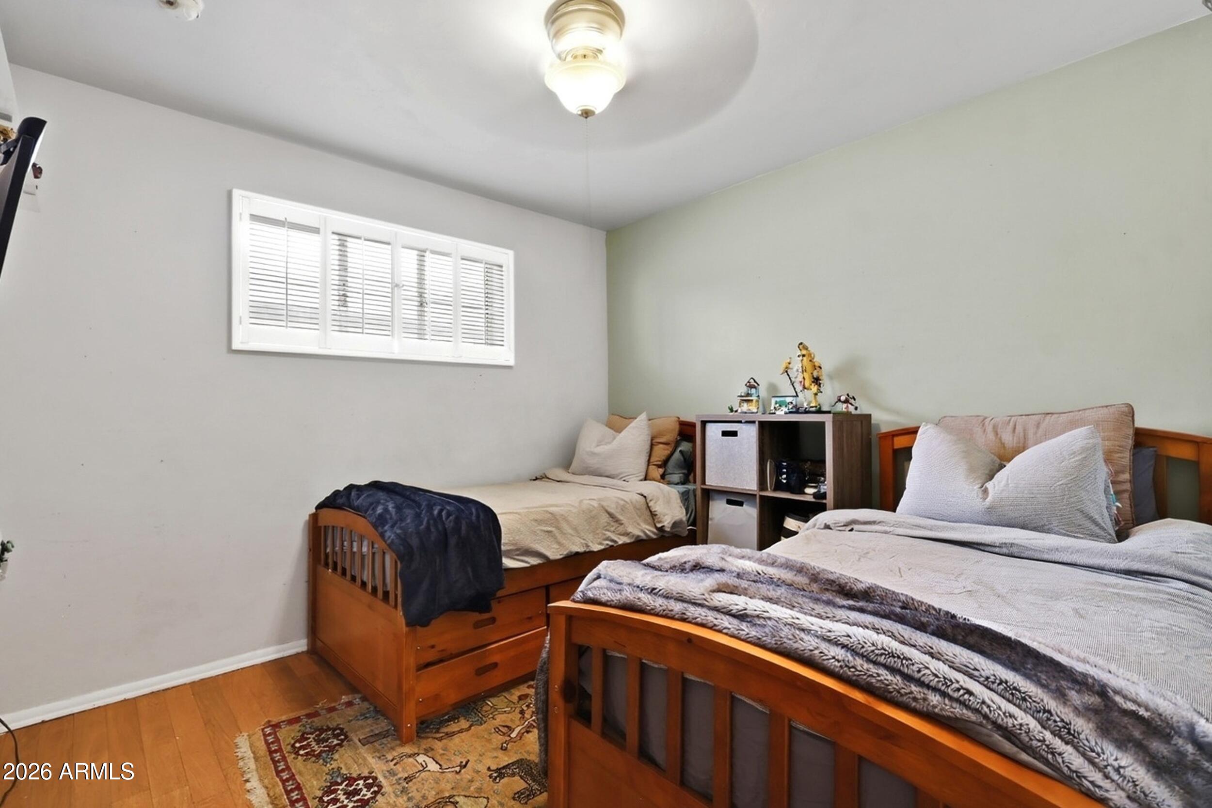 1831 E MINNEZONA Avenue