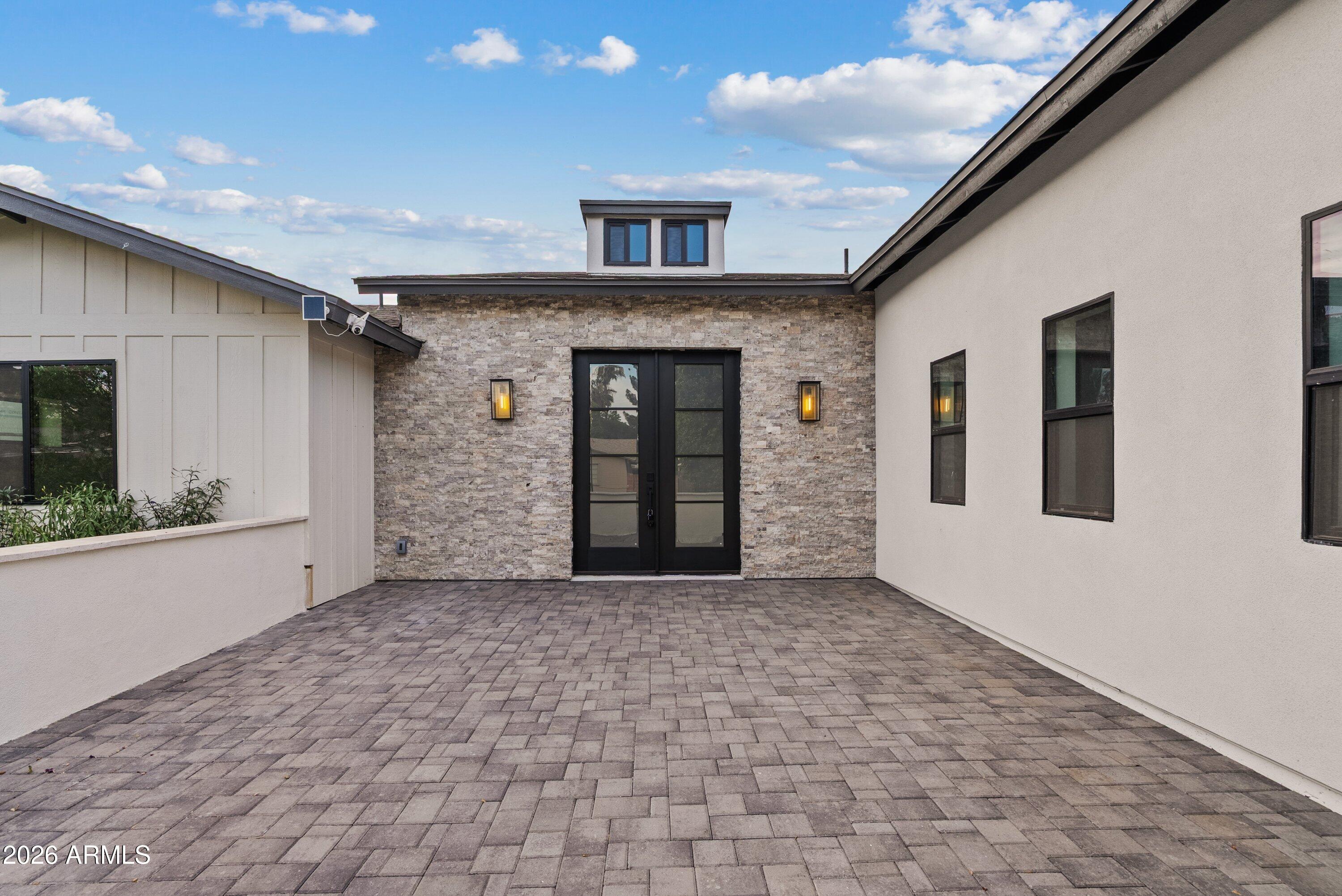 4348 E MITCHELL Drive