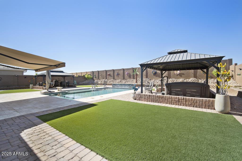 12512 W LAMAR Court