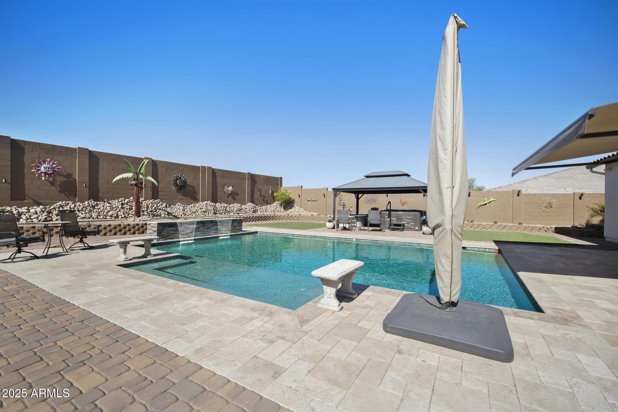 12512 W LAMAR Court