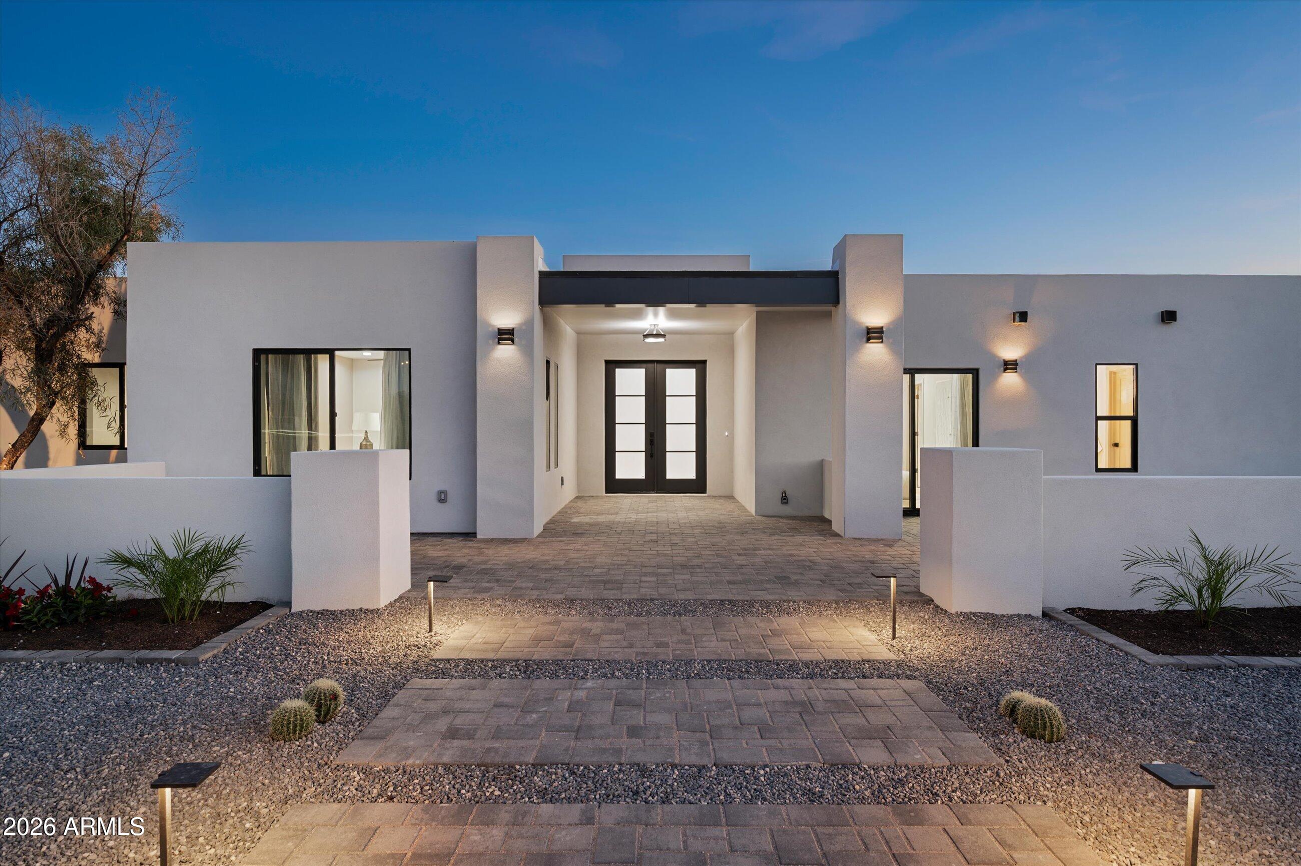 7121 E LARKSPUR Drive