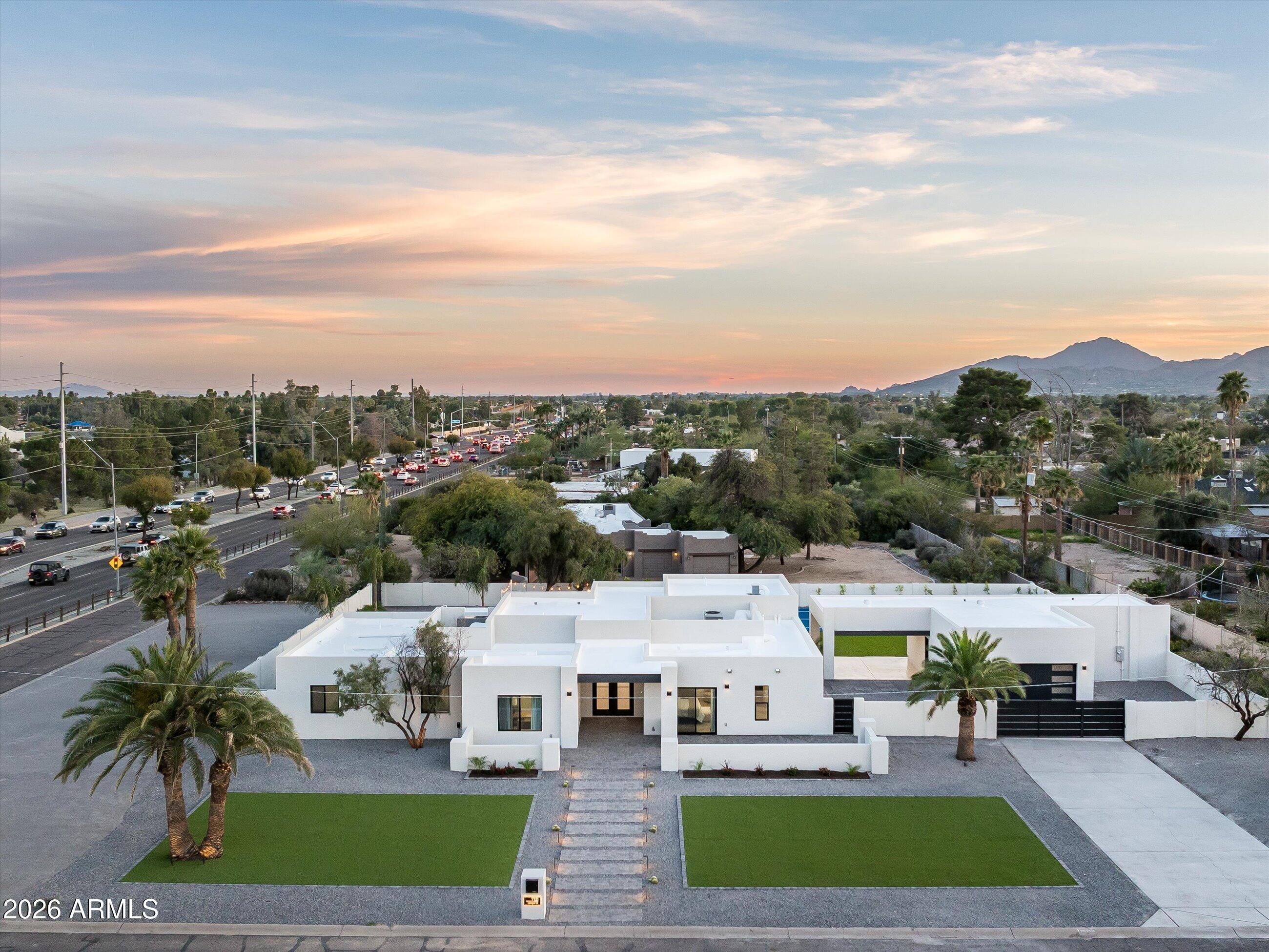 7121 E LARKSPUR Drive