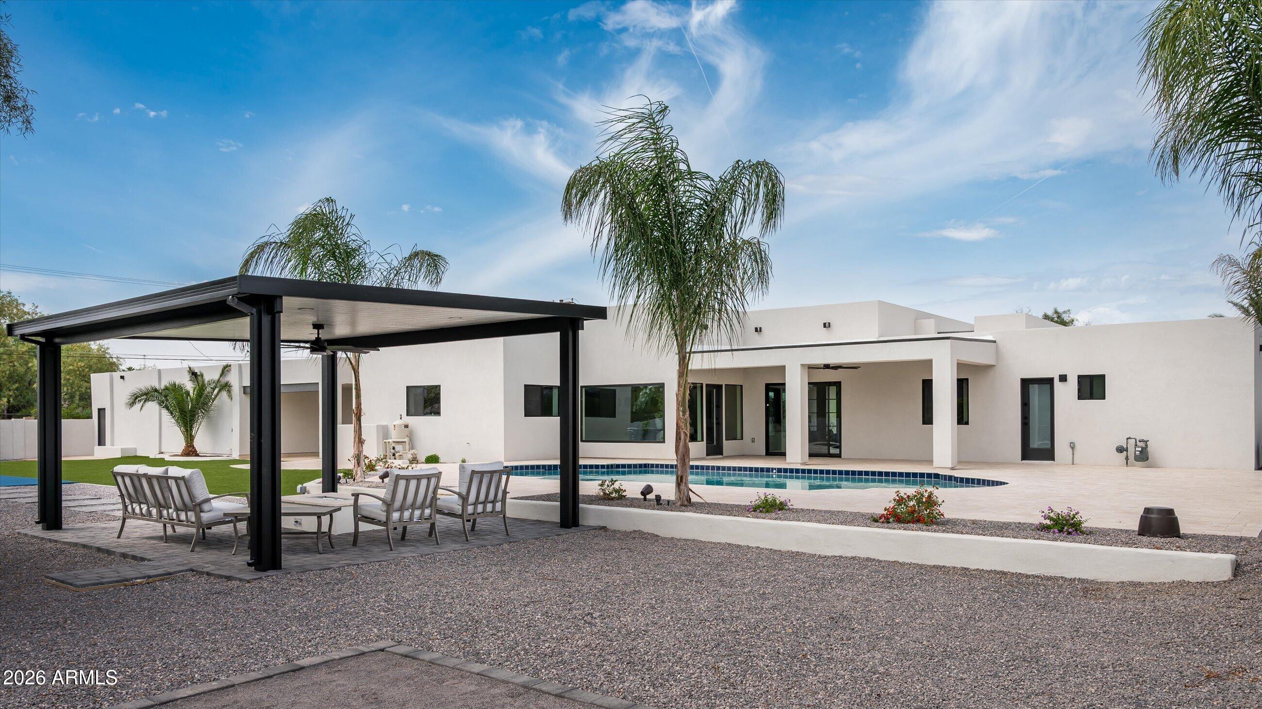 7121 E LARKSPUR Drive