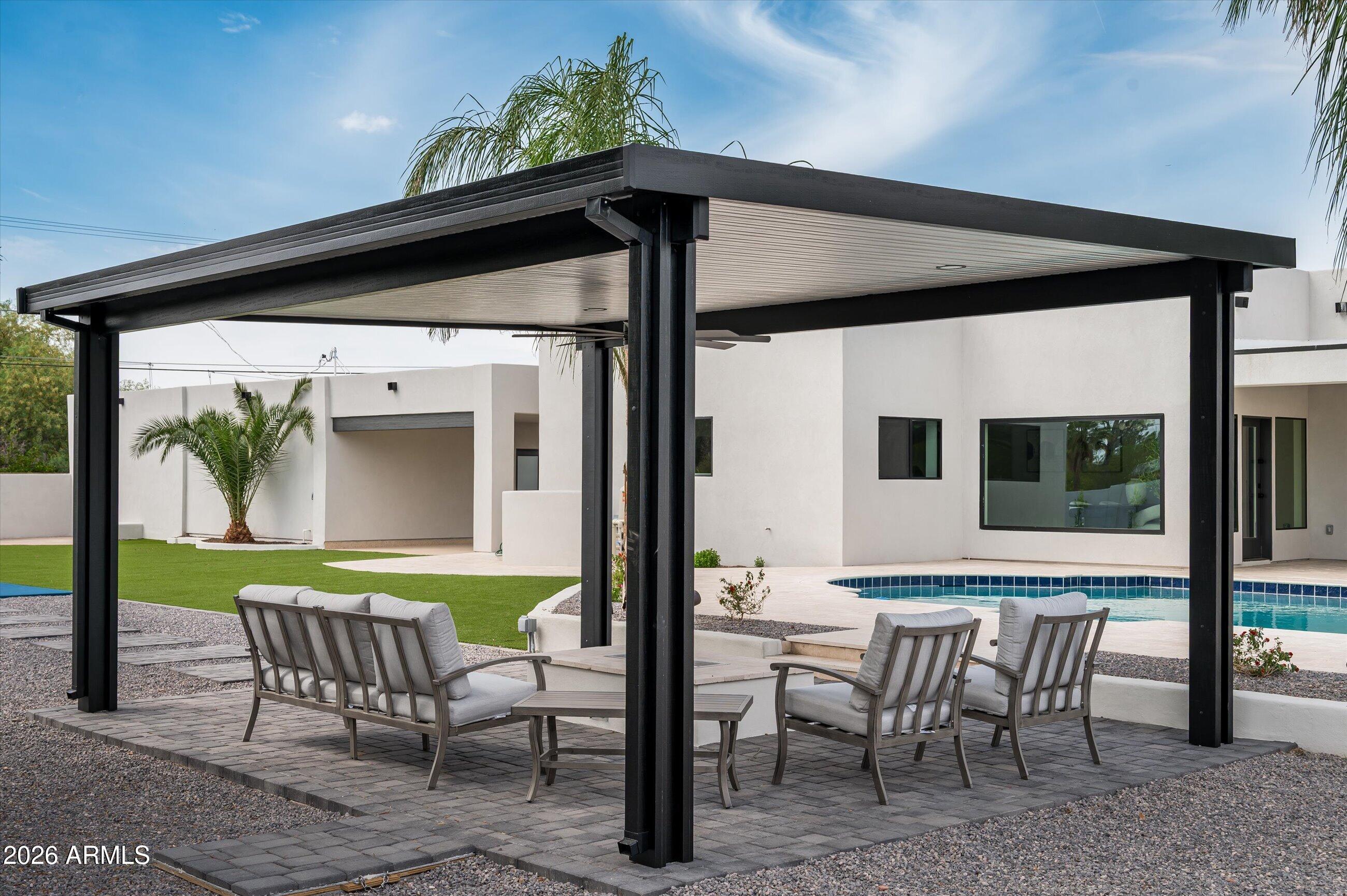 7121 E LARKSPUR Drive