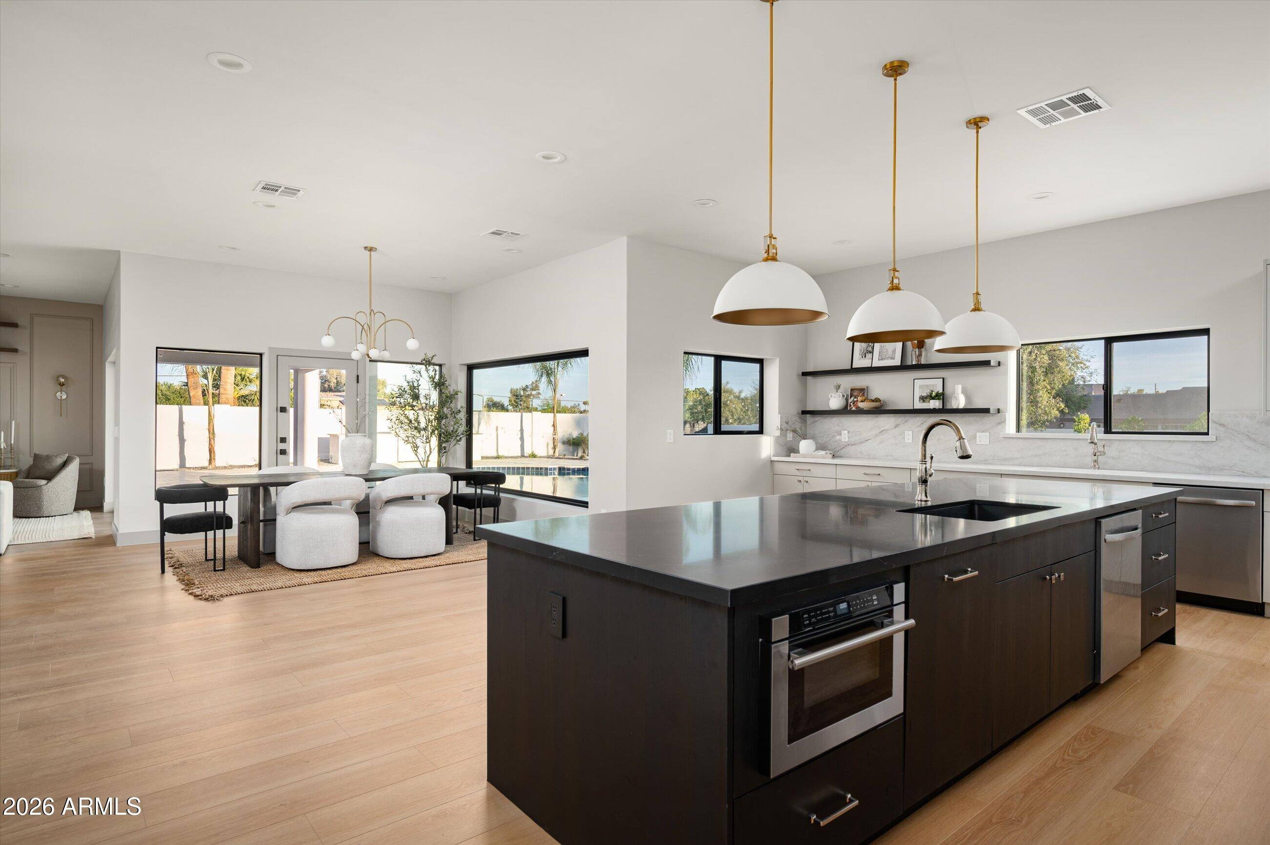 7121 E LARKSPUR Drive