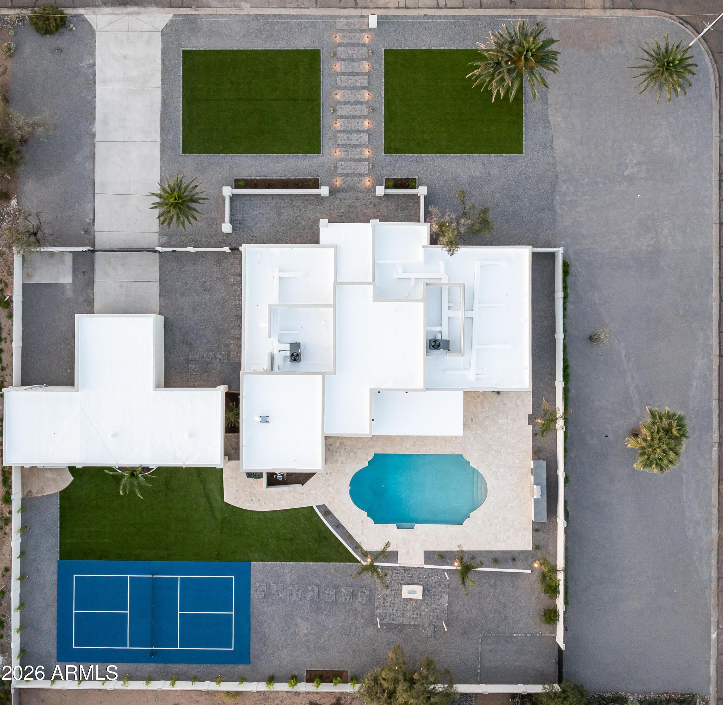 7121 E LARKSPUR Drive