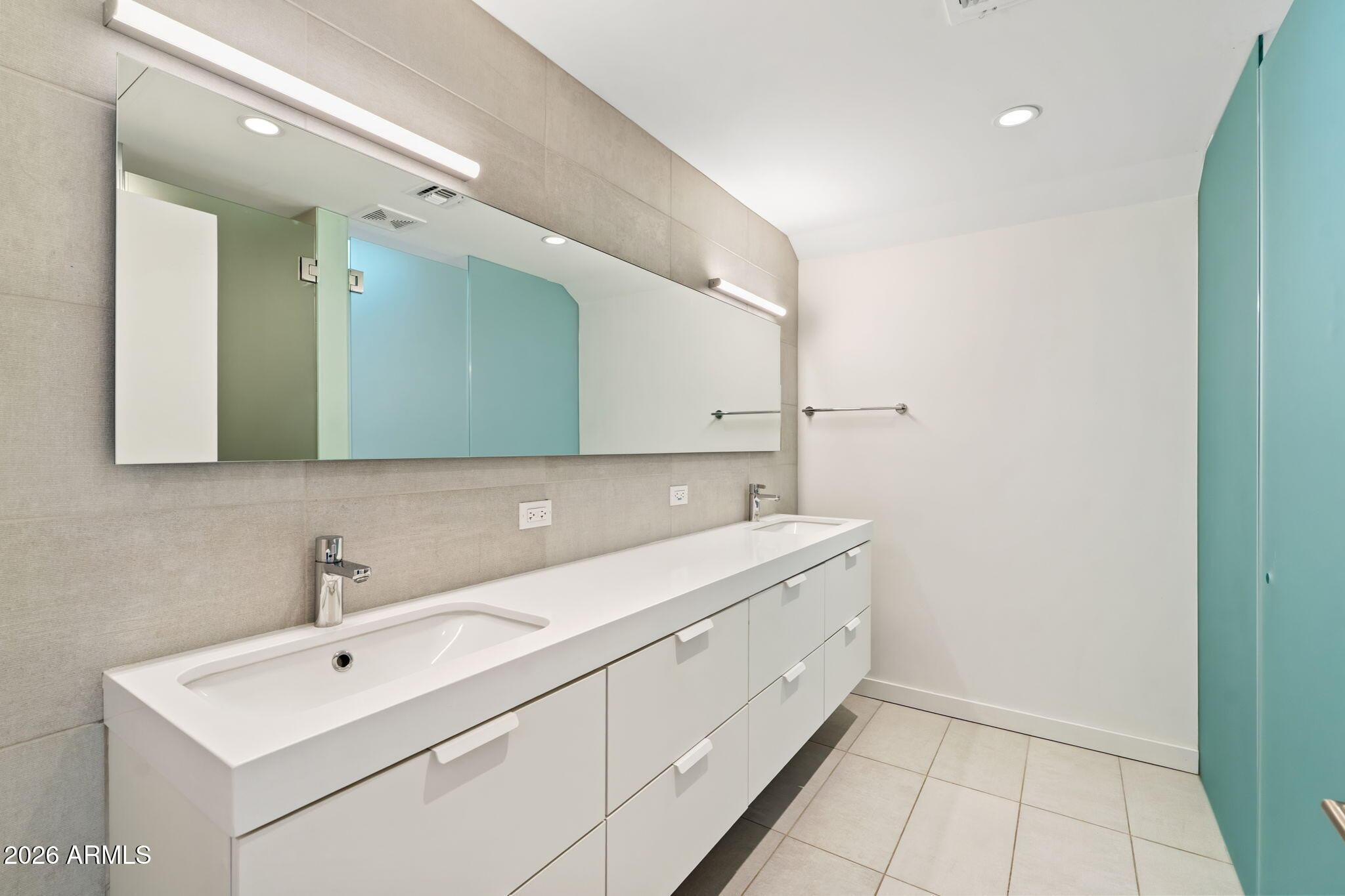 1337 E Polk Street 10