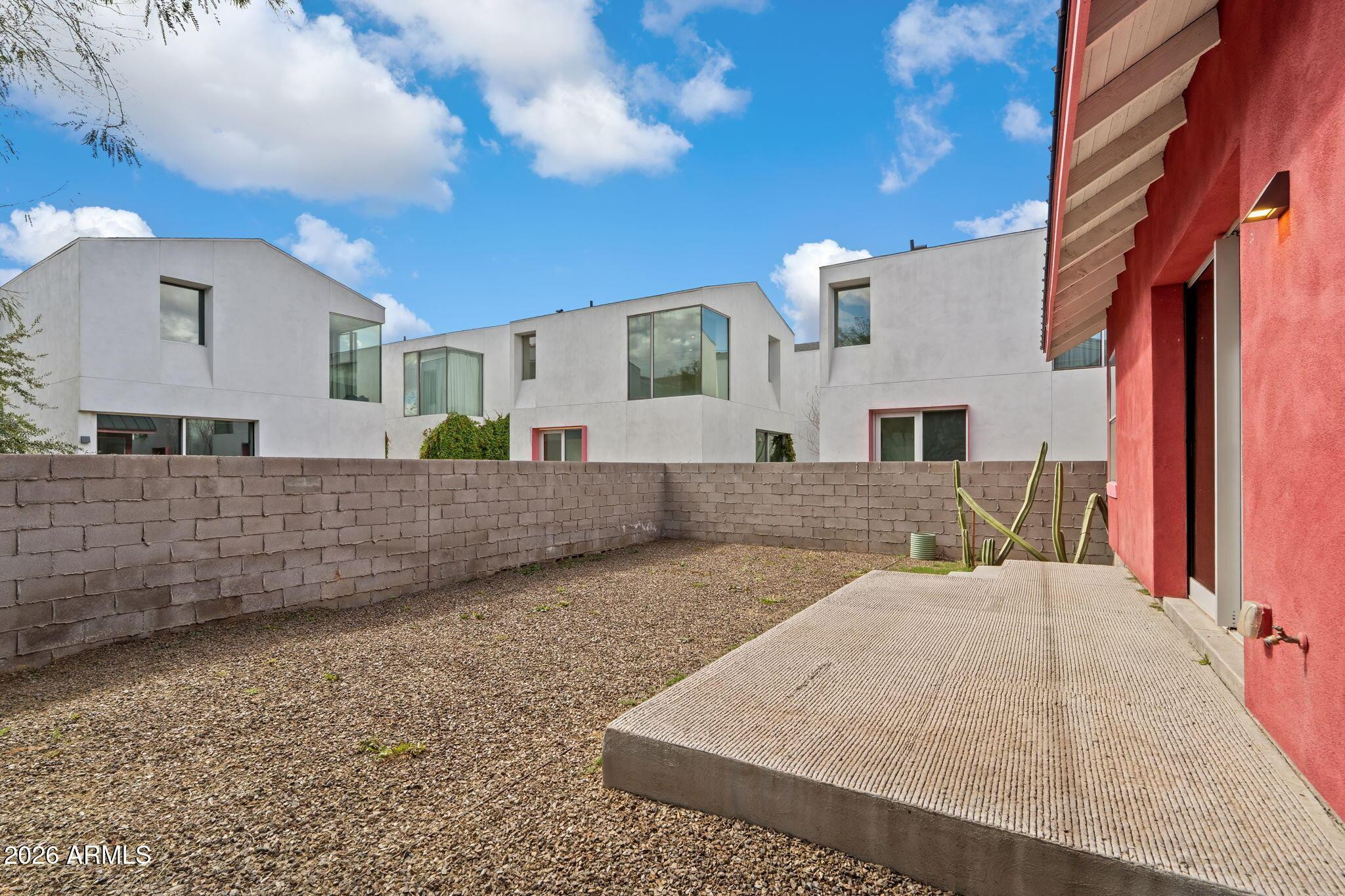 1337 E Polk Street 10