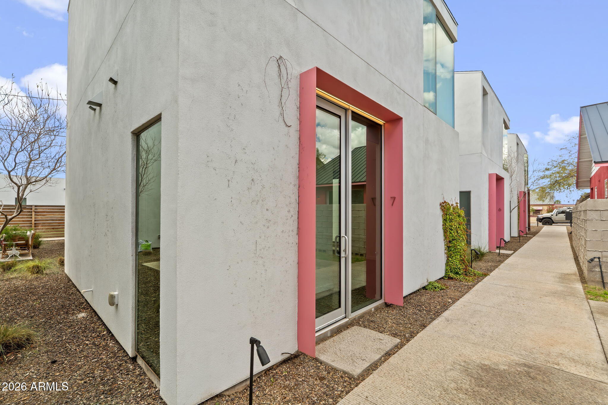 1337 E Polk Street 7