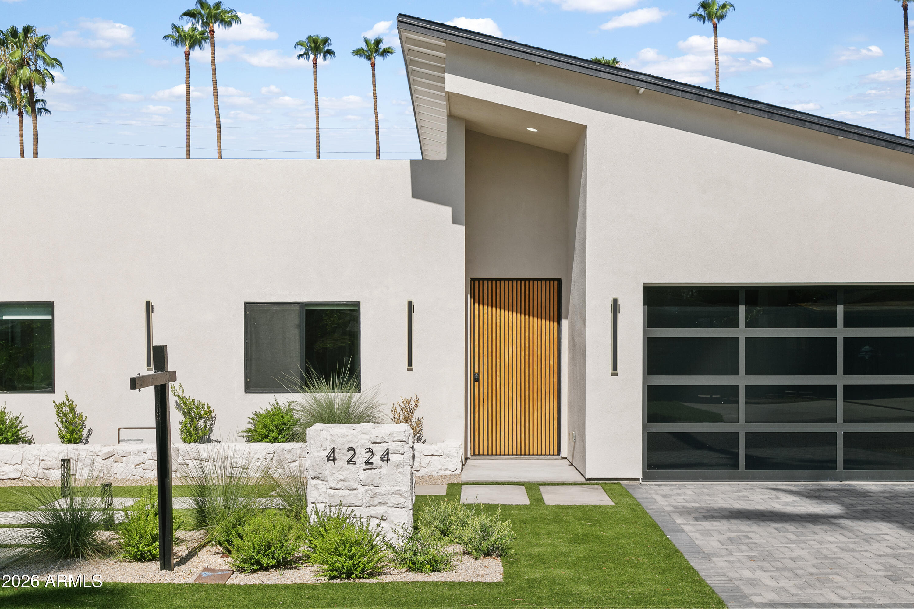 4224 N 35TH Place