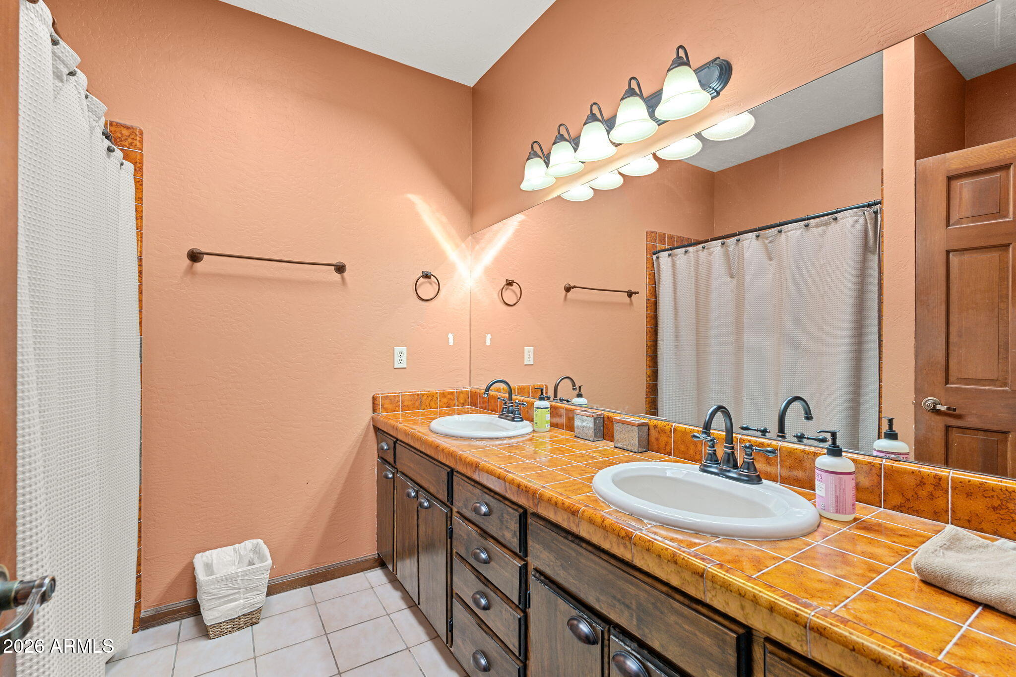 1825 E ELMWOOD Street