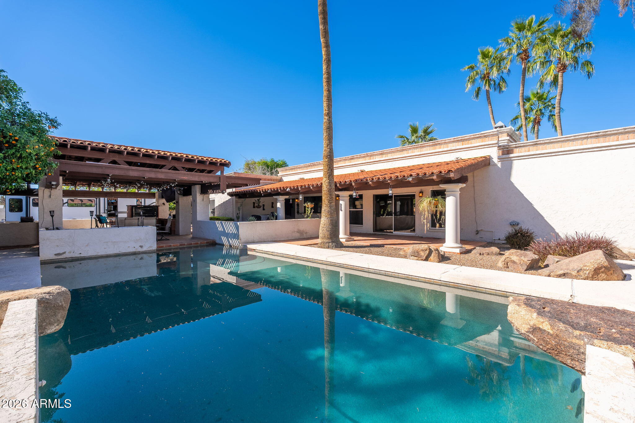 1825 E ELMWOOD Street