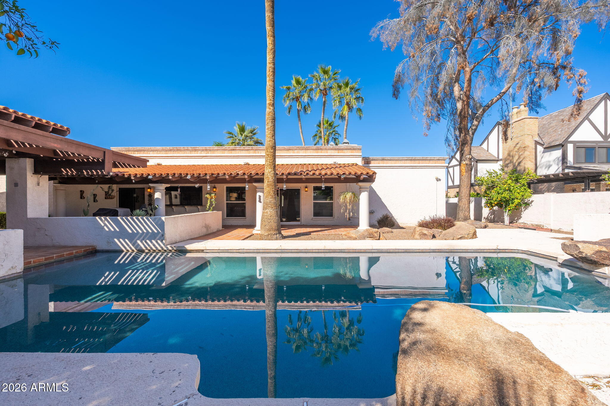 1825 E ELMWOOD Street