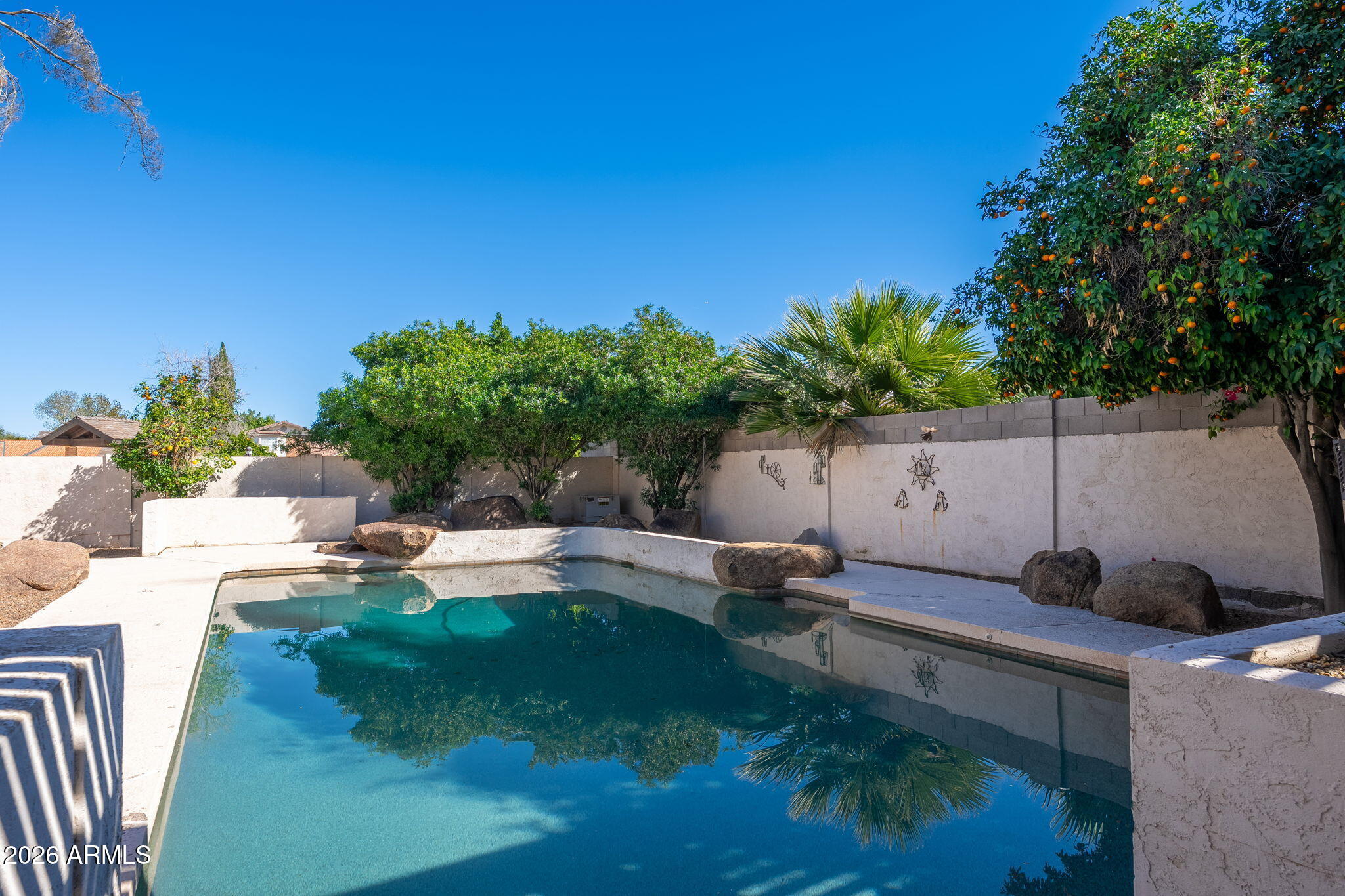 1825 E ELMWOOD Street