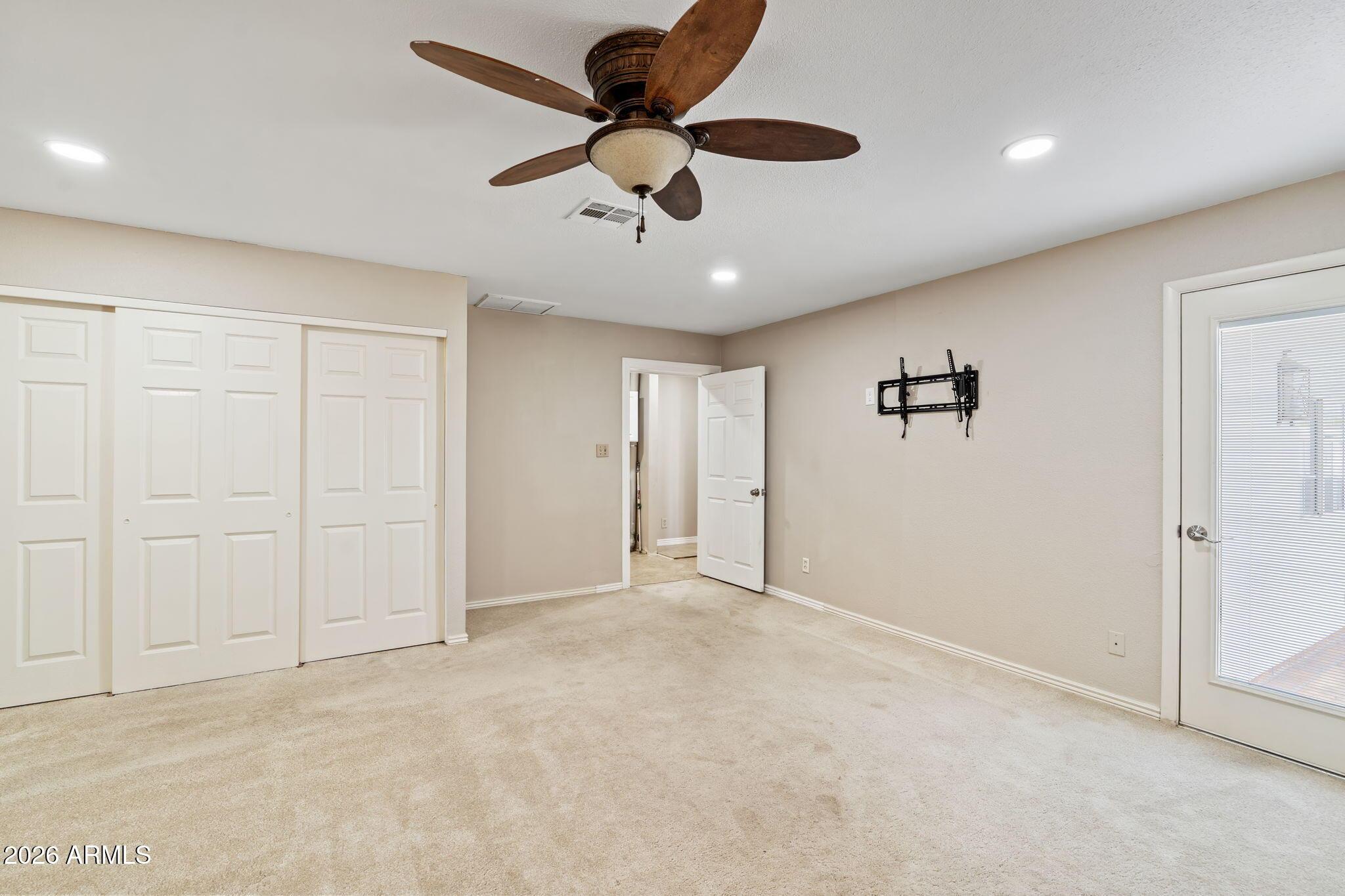3007 N 84TH Place