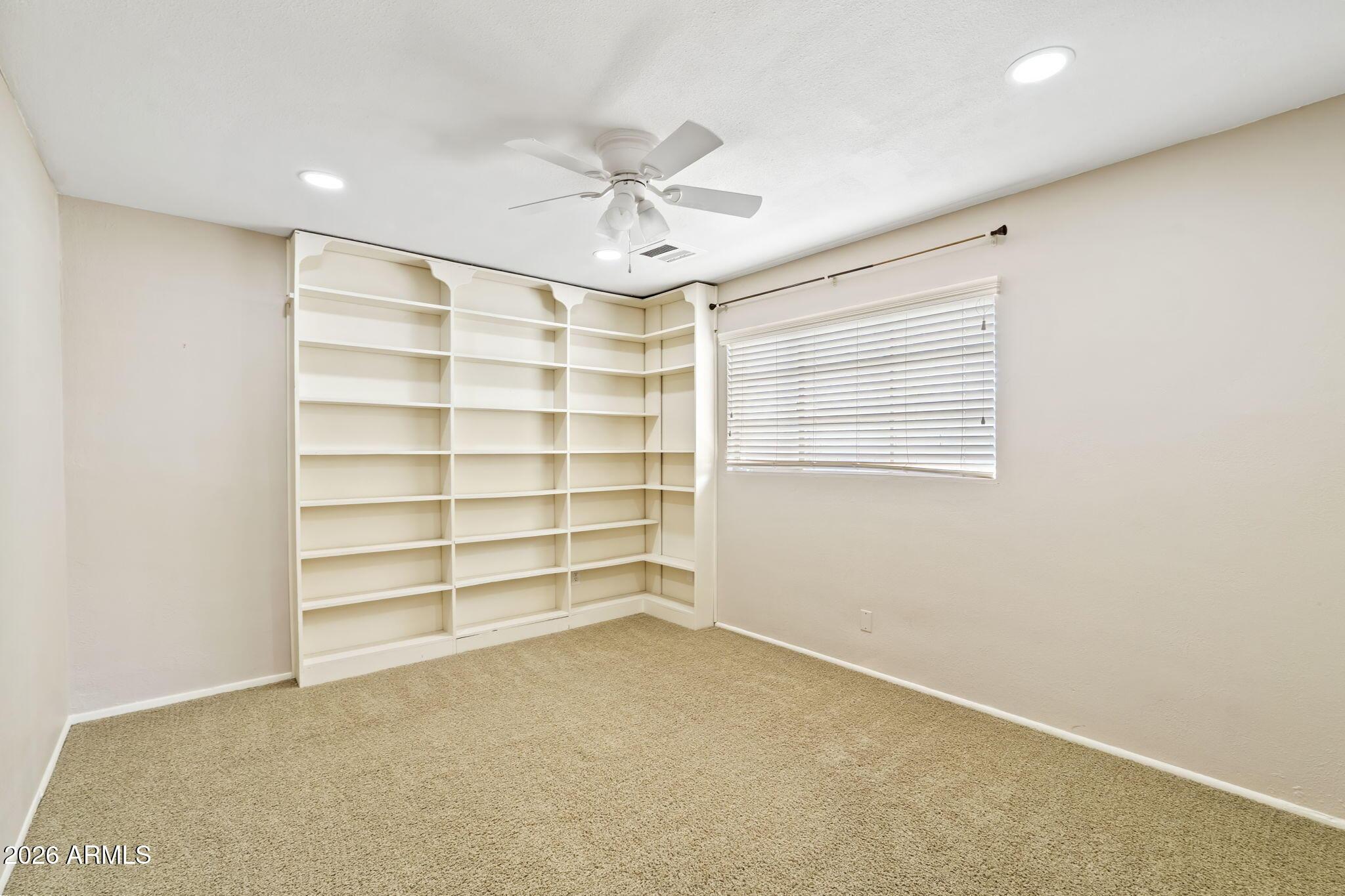 3007 N 84TH Place
