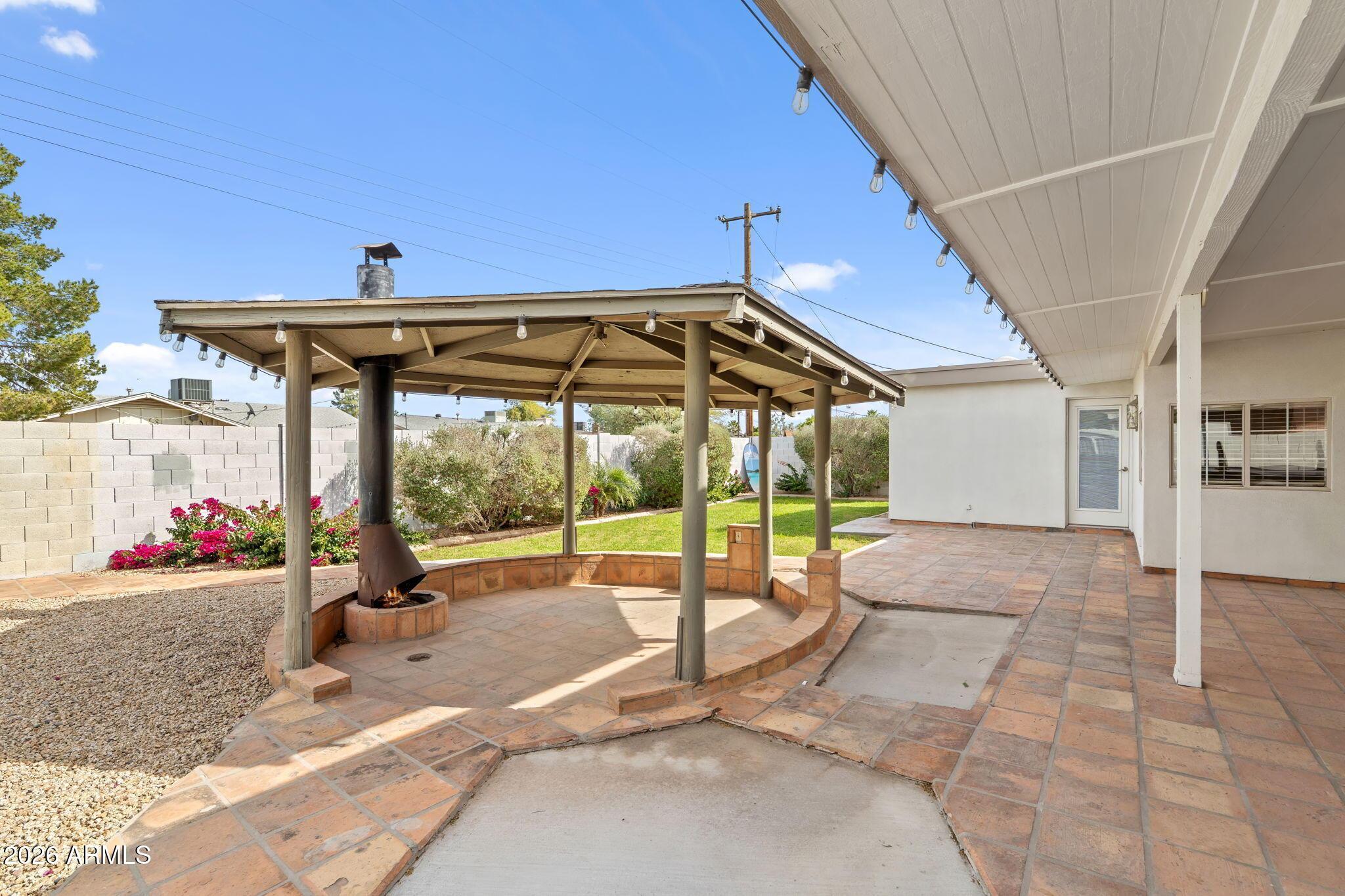 3007 N 84TH Place