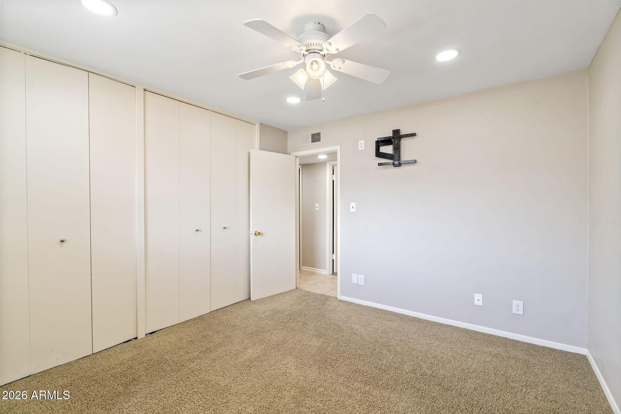 3007 N 84TH Place