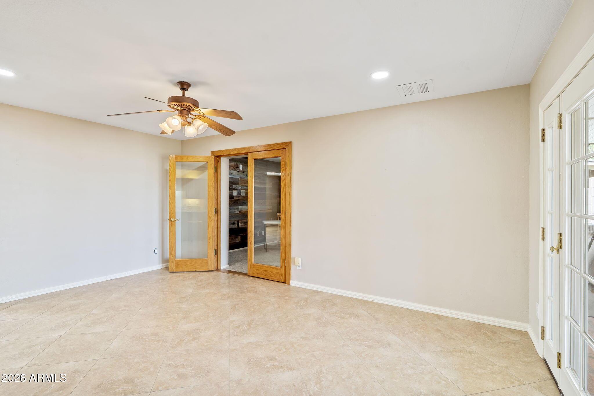 3007 N 84TH Place