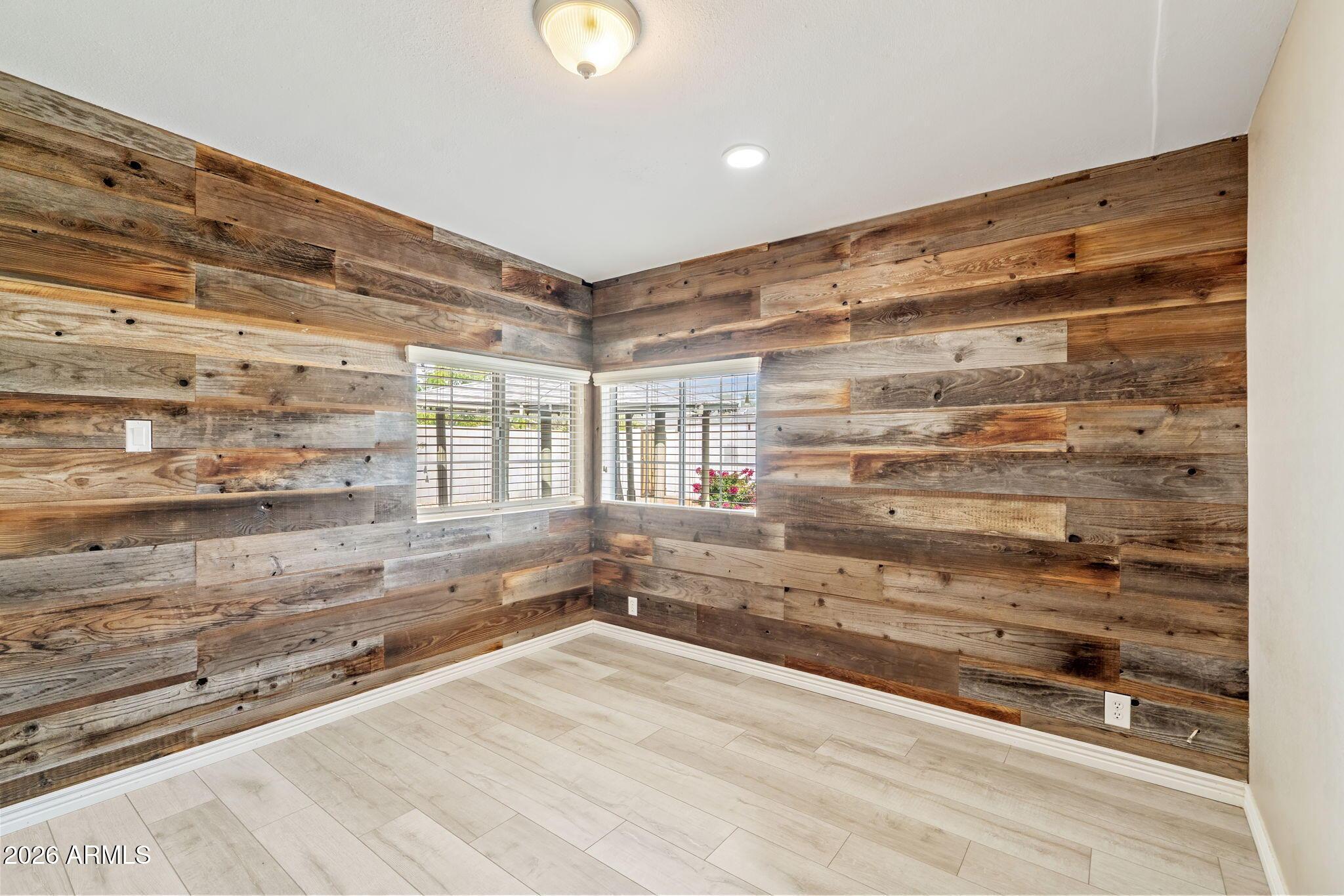 3007 N 84TH Place
