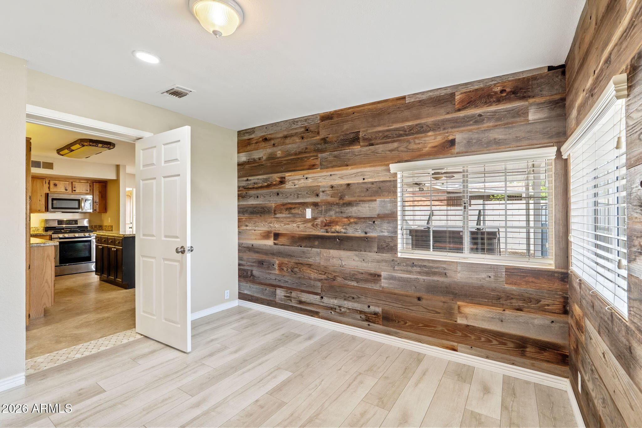 3007 N 84TH Place