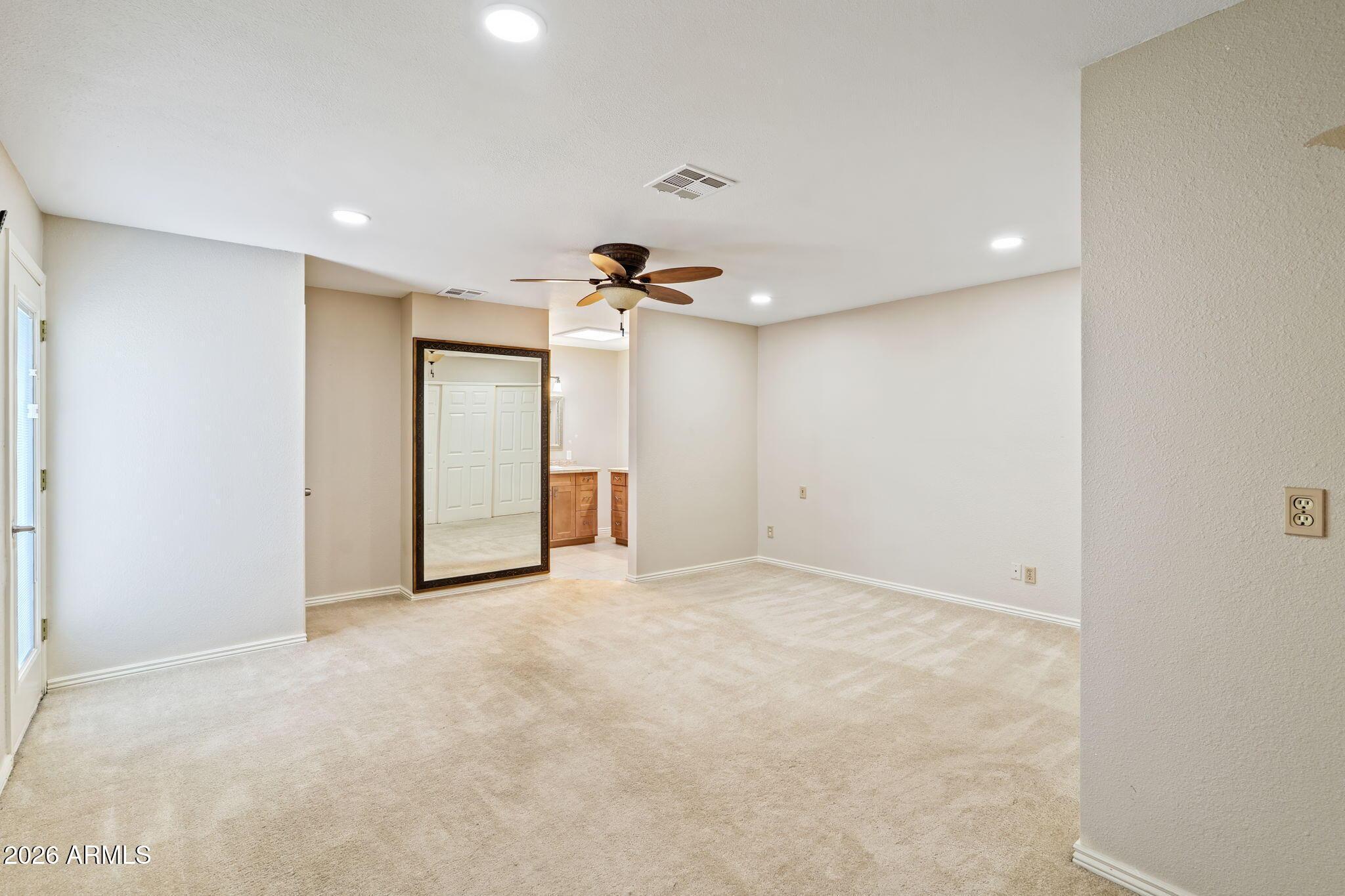 3007 N 84TH Place