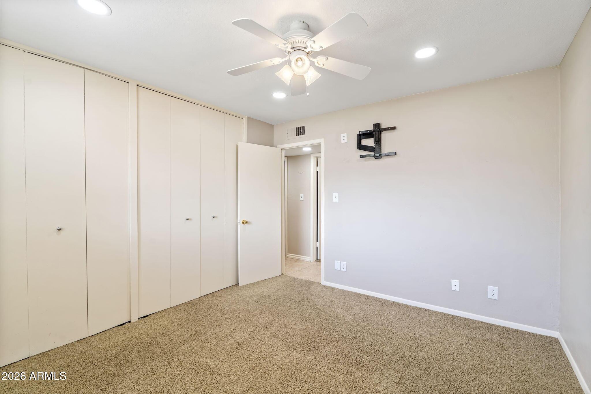 3007 N 84TH Place