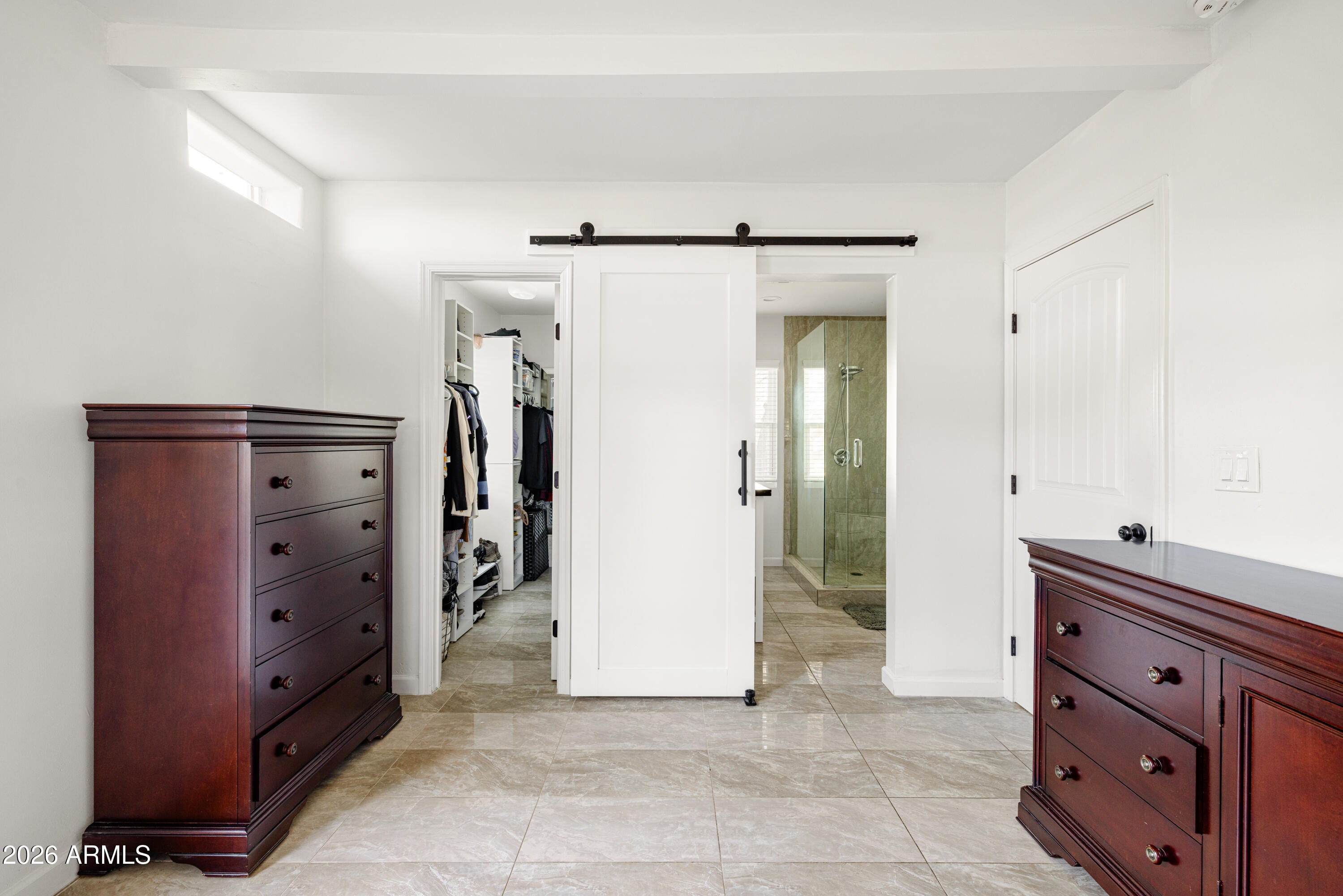 1118 E COLTER Street