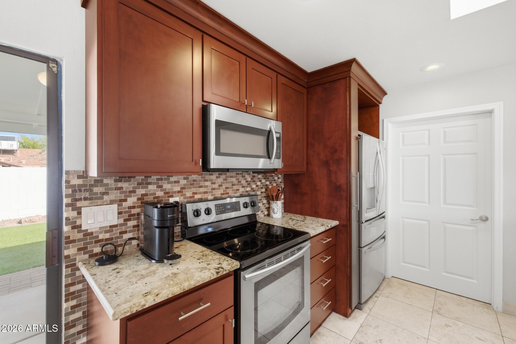 38 W HILLVIEW Street